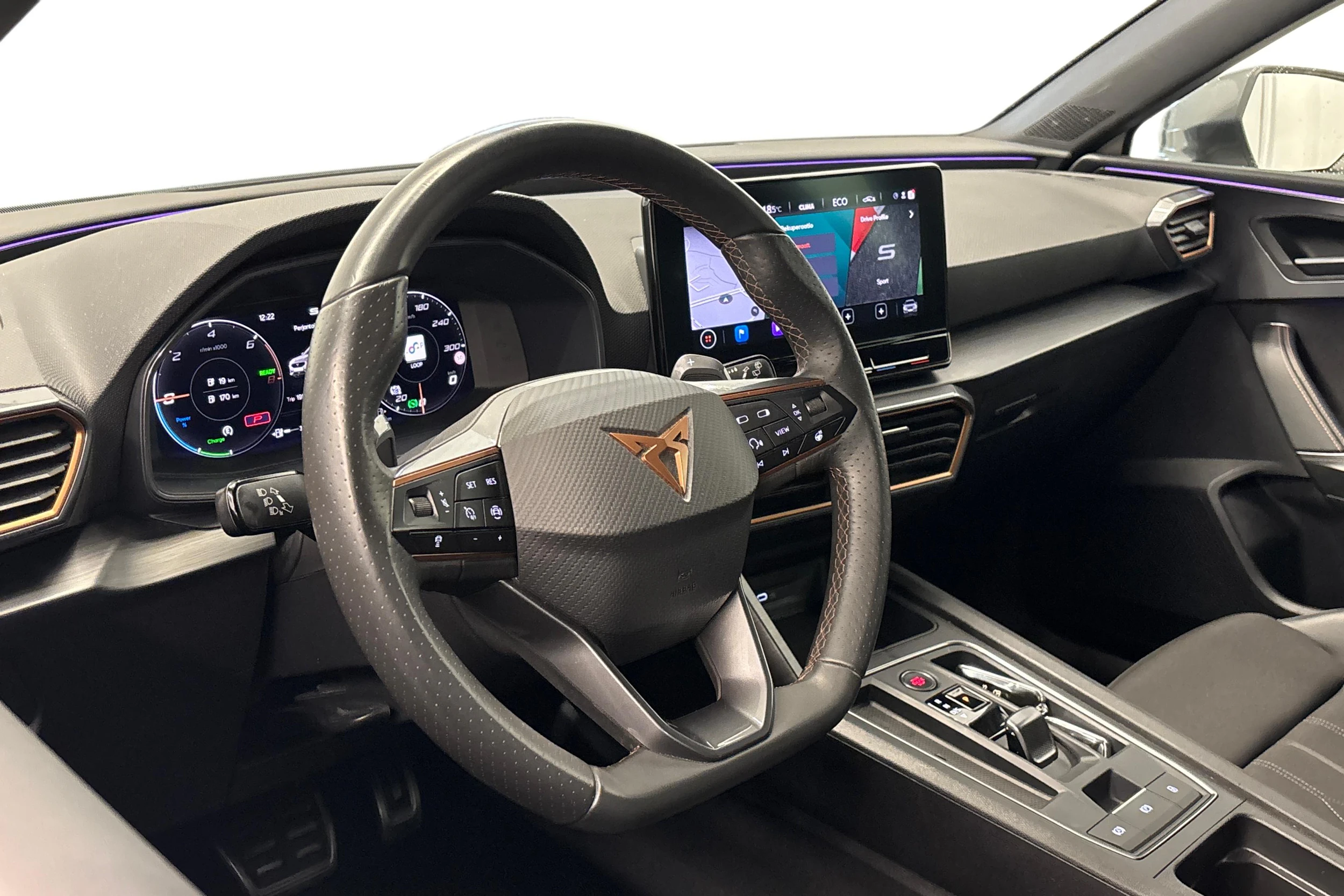valkoinen CUPRA Leon Sportstourer 2021 kuva 6.