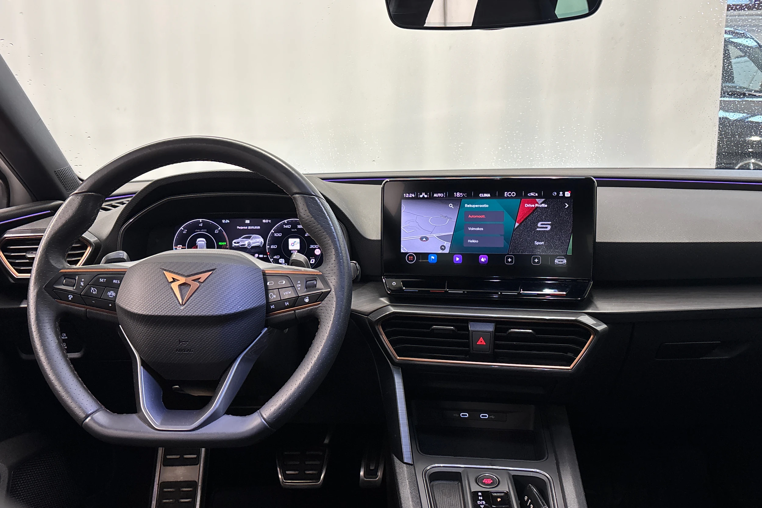 valkoinen CUPRA Leon Sportstourer 2021 kuva 12.