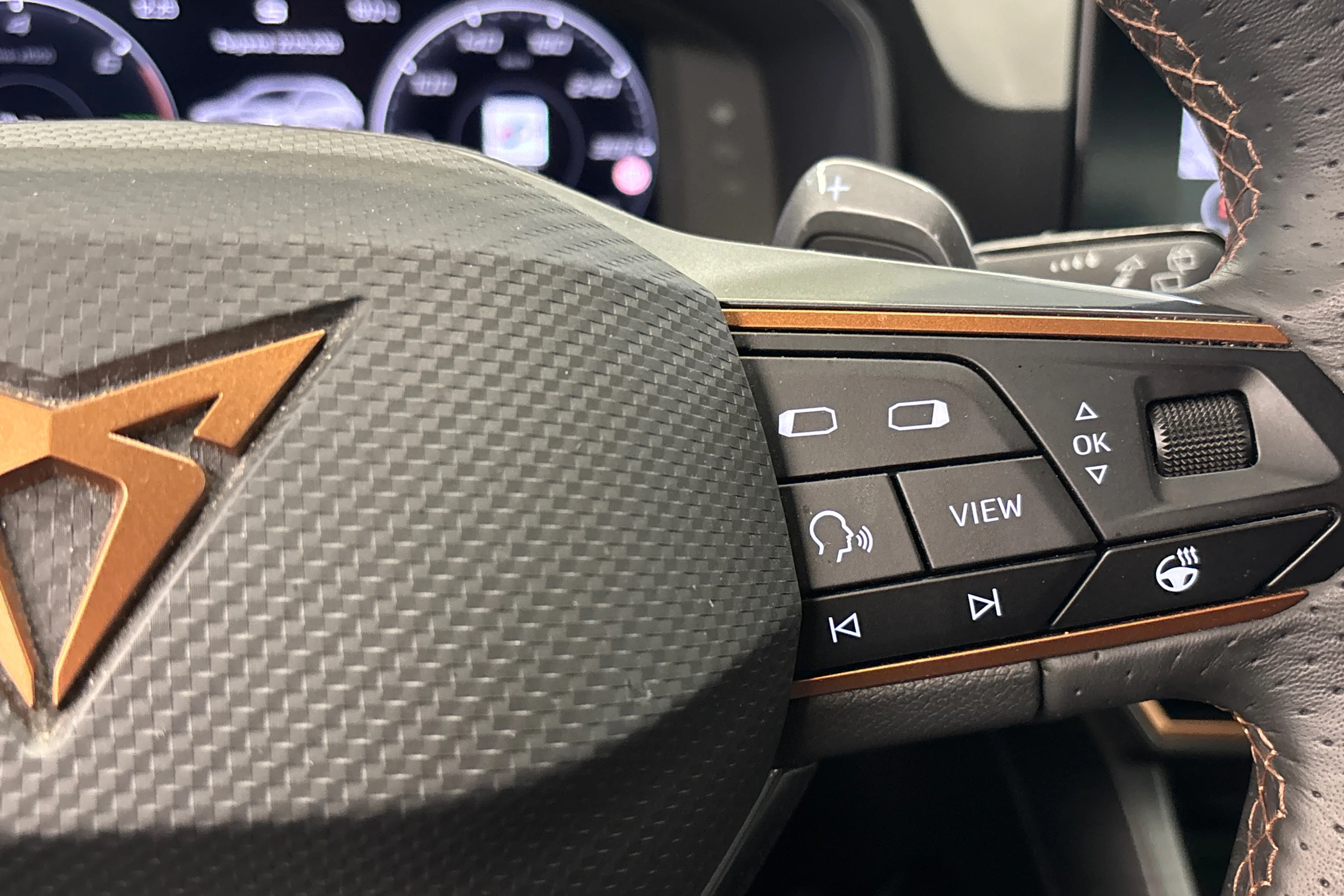 valkoinen CUPRA Leon Sportstourer 2021 kuva 15.