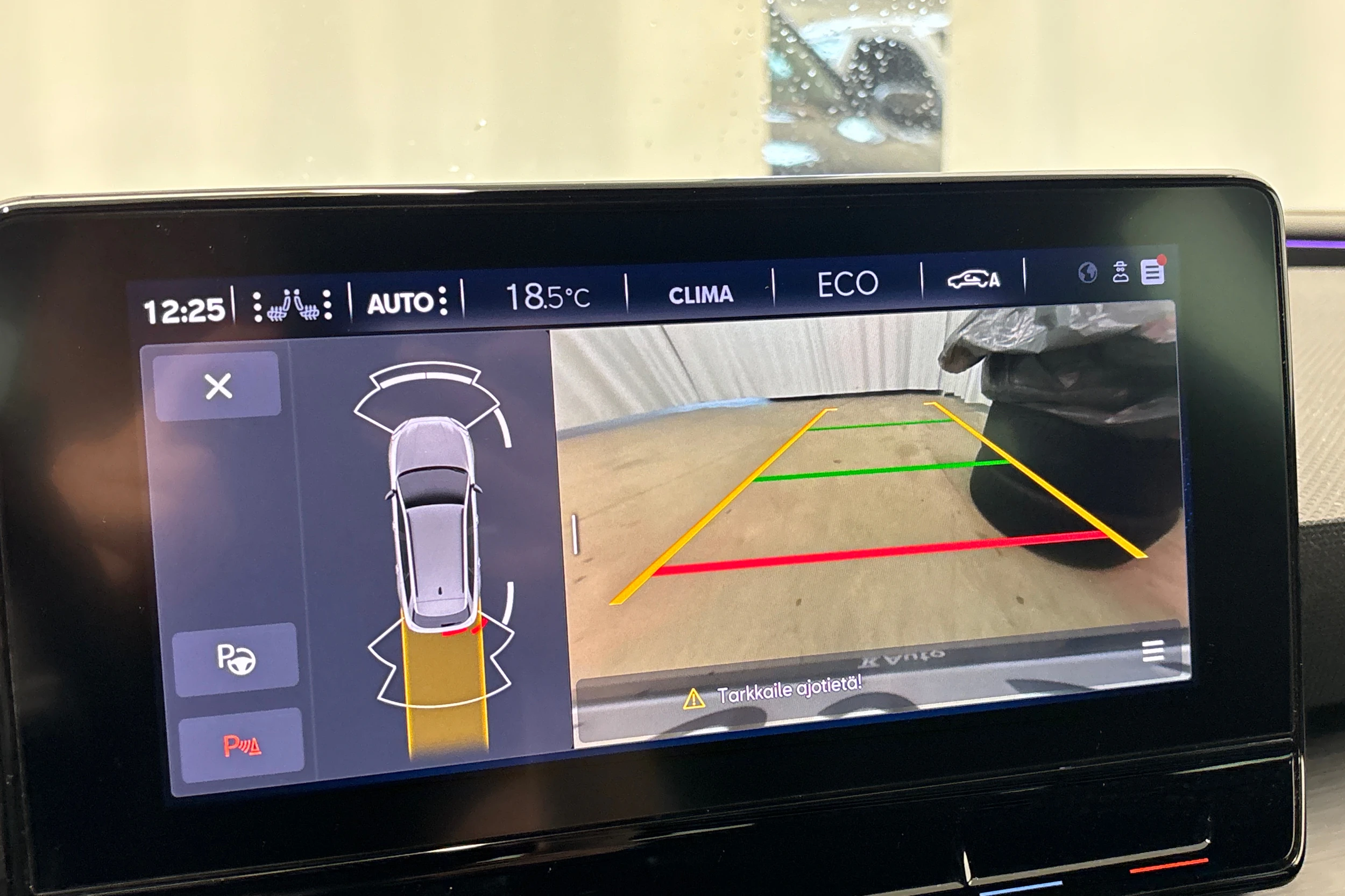 valkoinen CUPRA Leon Sportstourer 2021 kuva 17.