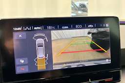 valkoinen CUPRA Leon Sportstourer 2021 kuva 17.
