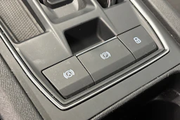 valkoinen CUPRA Leon Sportstourer 2021 kuva 24.