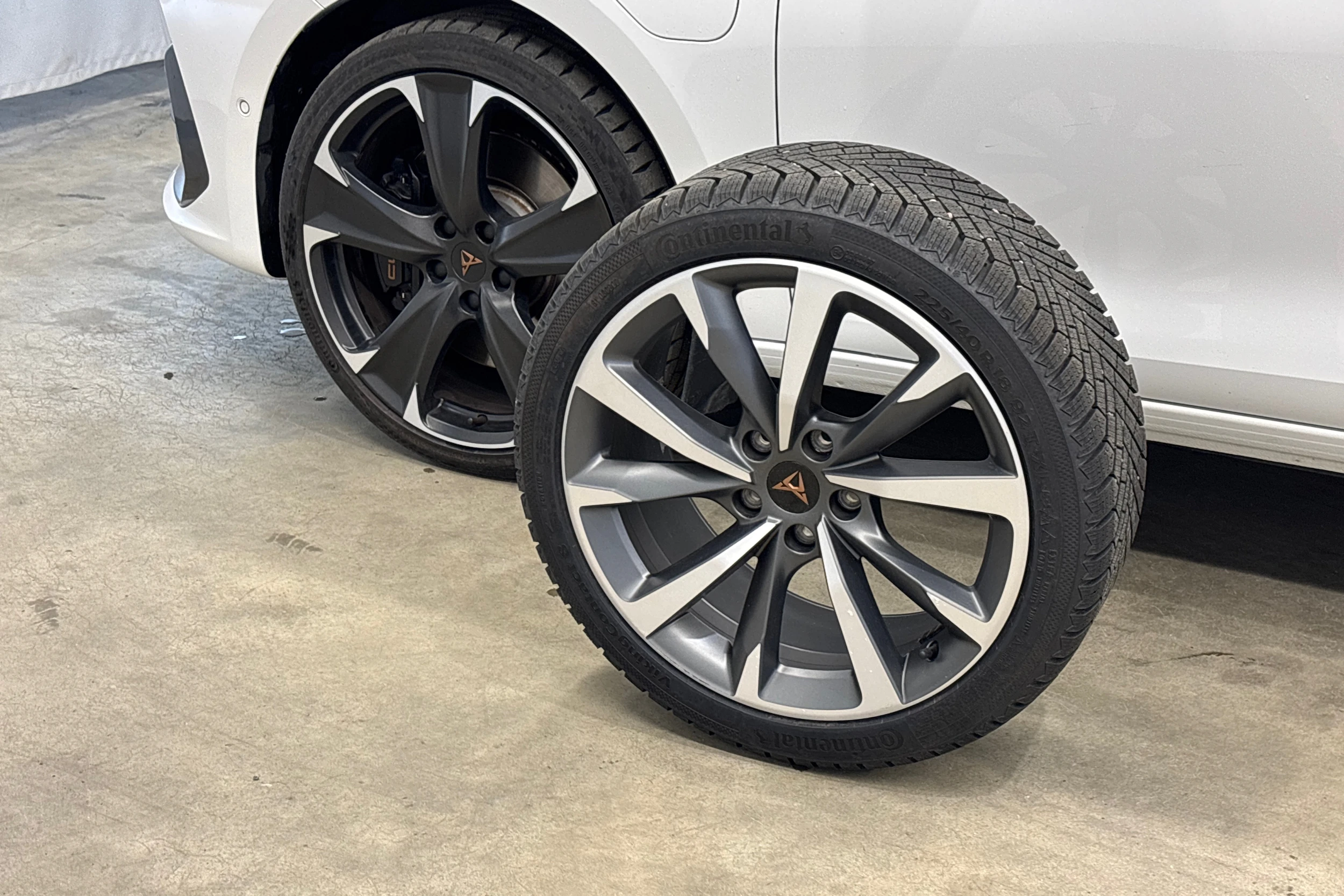 valkoinen CUPRA Leon Sportstourer 2021 kuva 33.