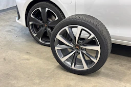 valkoinen CUPRA Leon Sportstourer 2021 kuva 33.