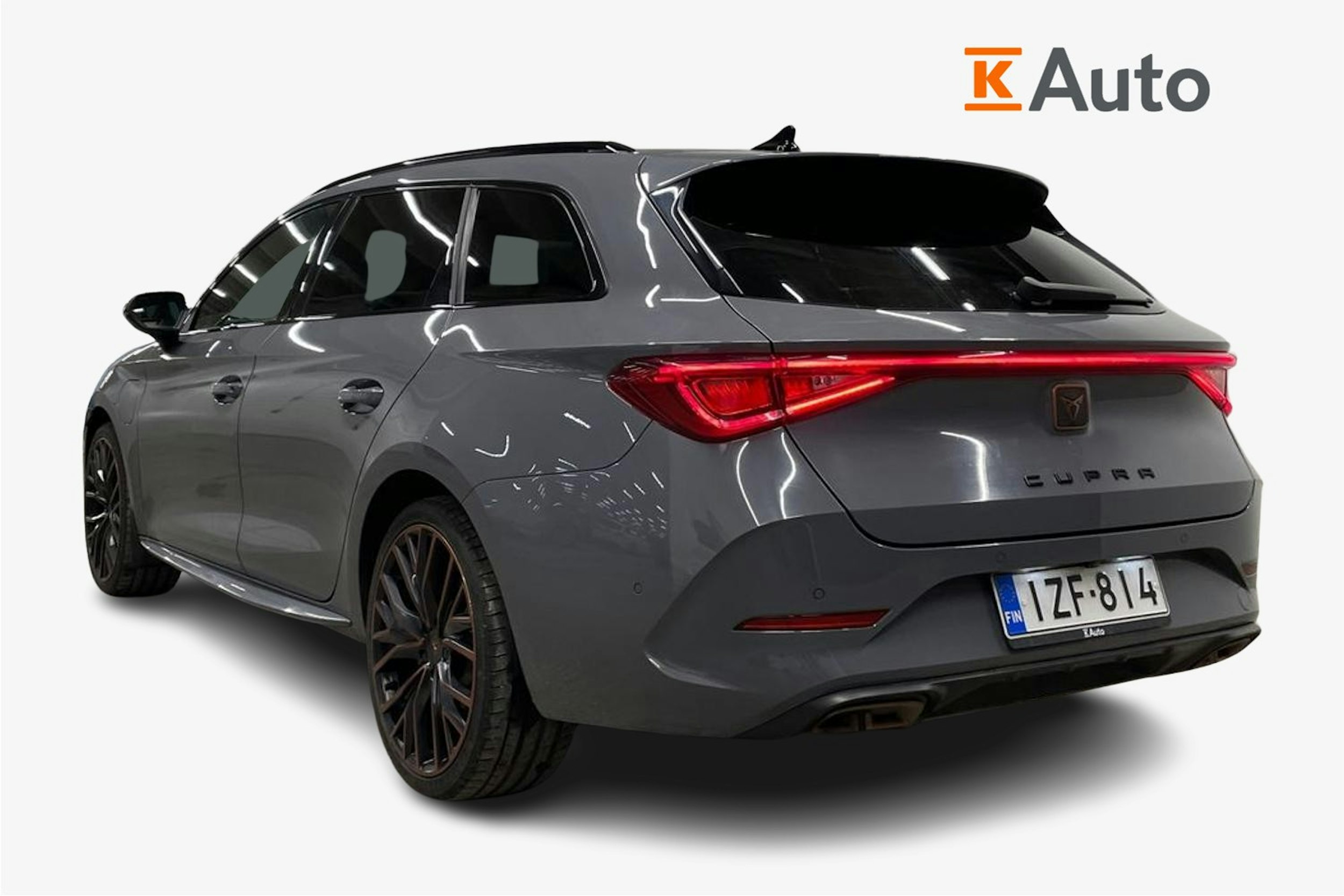 harmaa CUPRA Leon Sportstourer 2021 kuva 2.