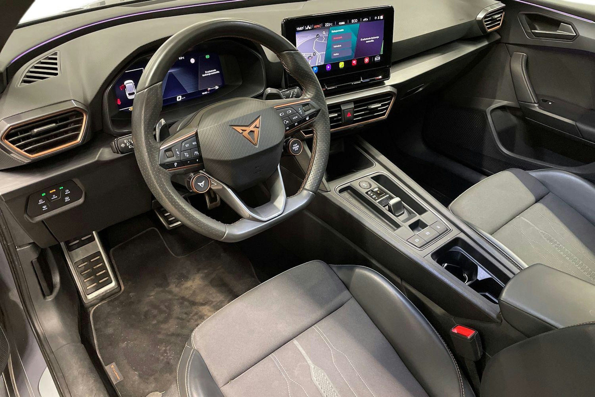 harmaa CUPRA Leon Sportstourer 2021 kuva 7.