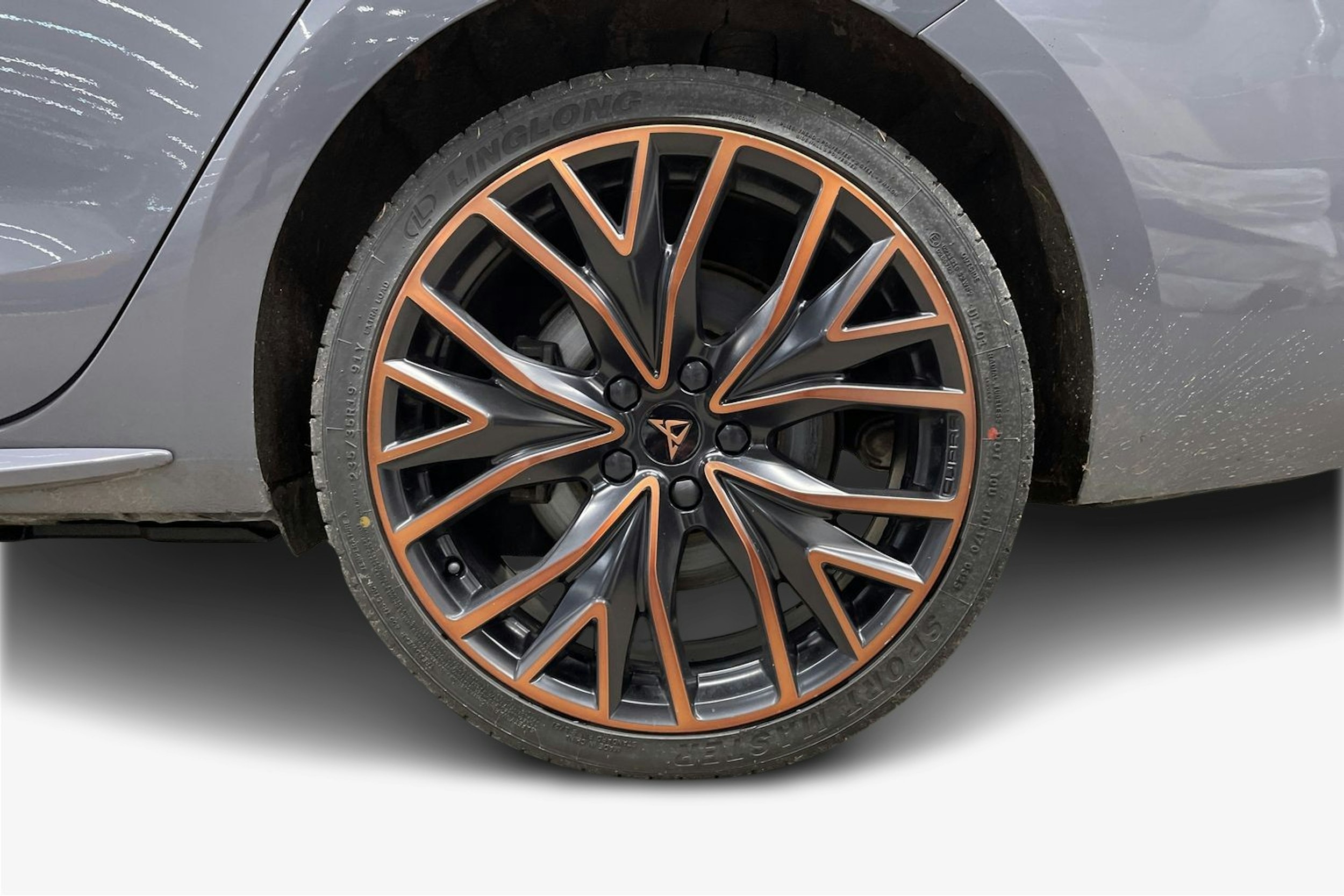 harmaa CUPRA Leon Sportstourer 2021 kuva 11.