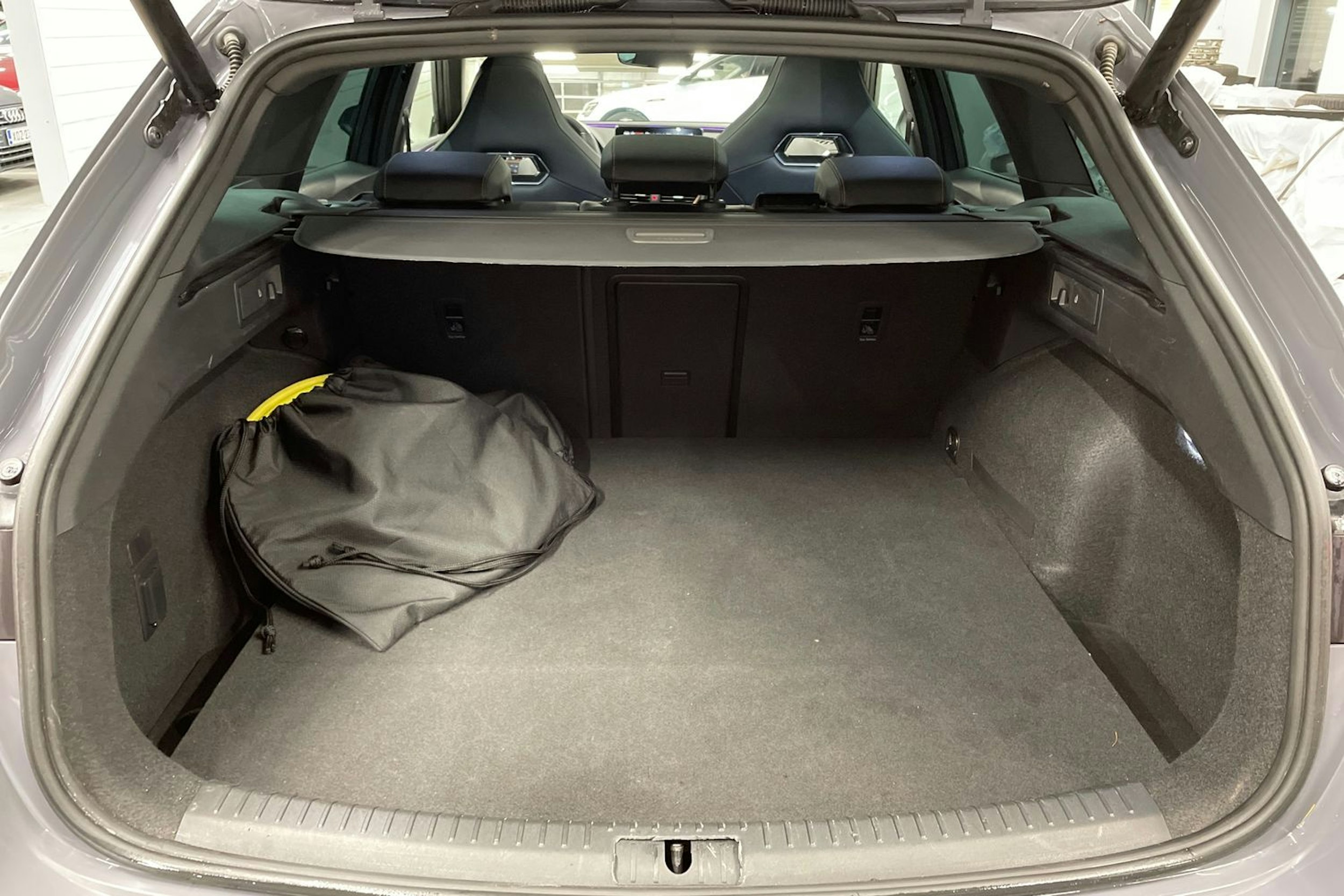 harmaa CUPRA Leon Sportstourer 2021 kuva 14.