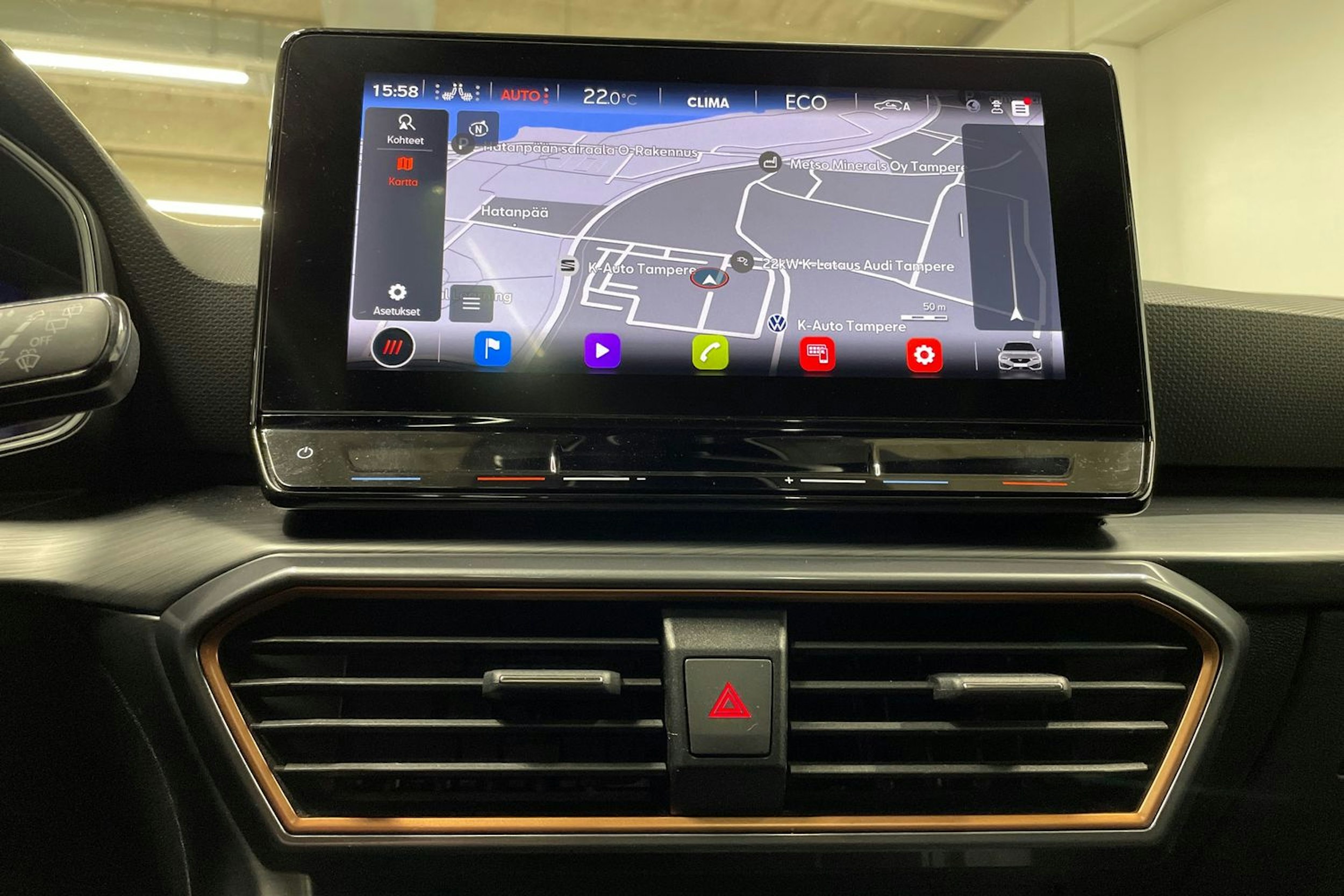 harmaa CUPRA Leon Sportstourer 2021 kuva 19.