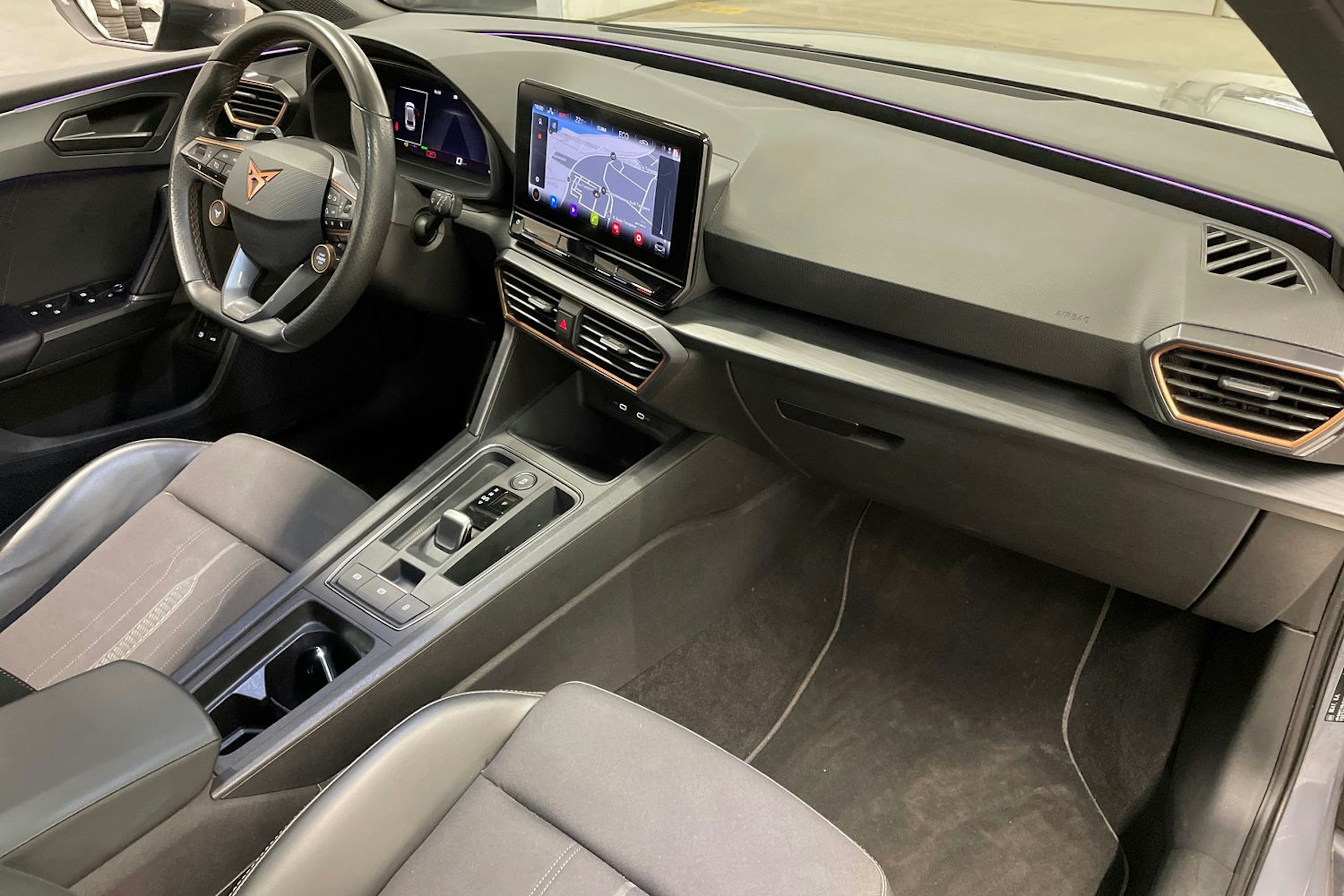 harmaa CUPRA Leon Sportstourer 2021 kuva 29.