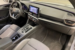 harmaa CUPRA Leon Sportstourer 2021 kuva 29.