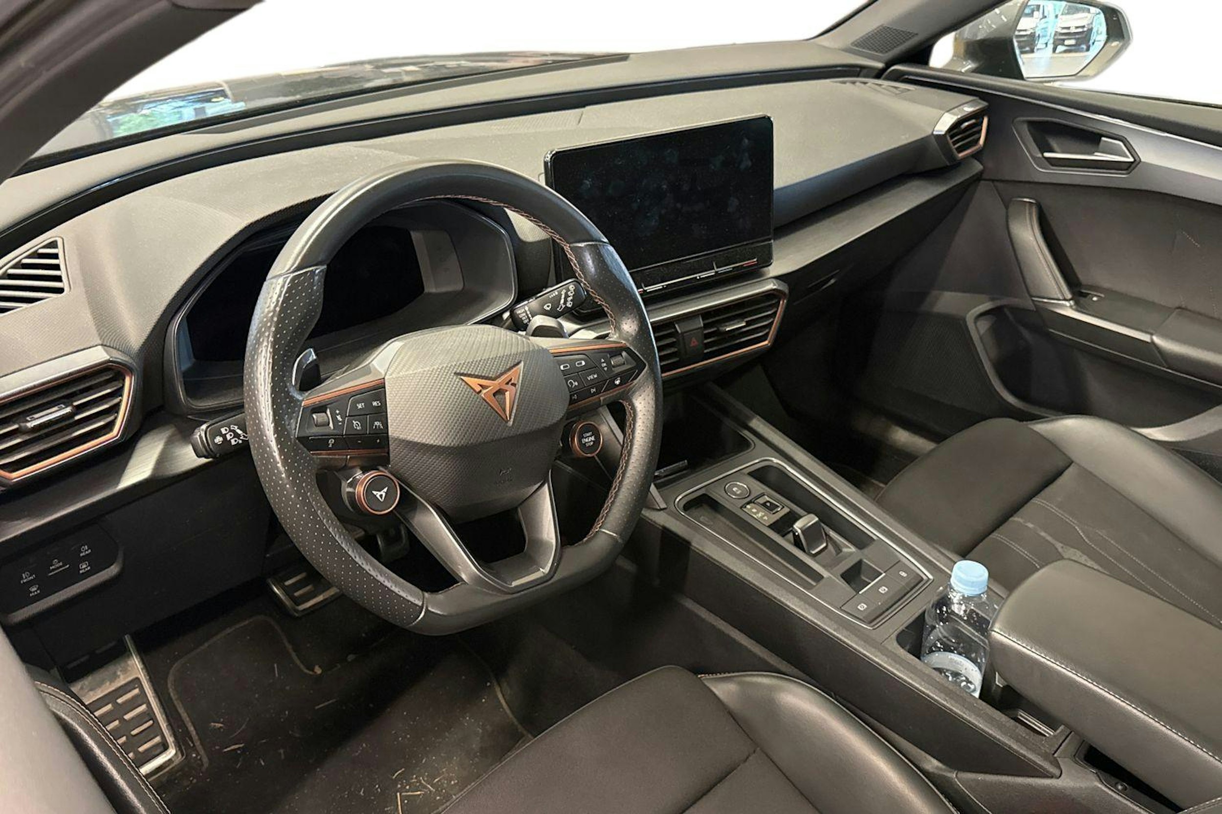 musta CUPRA Leon Sportstourer 2021 kuva 3.