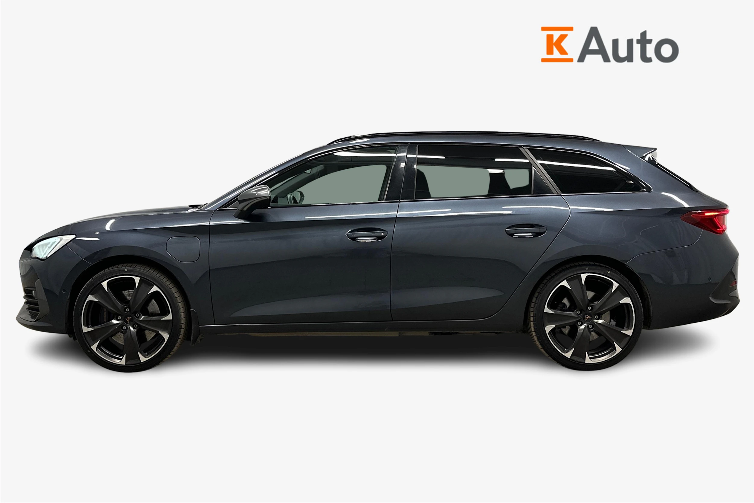 harmaa CUPRA Leon Sportstourer 2021 kuva 5.