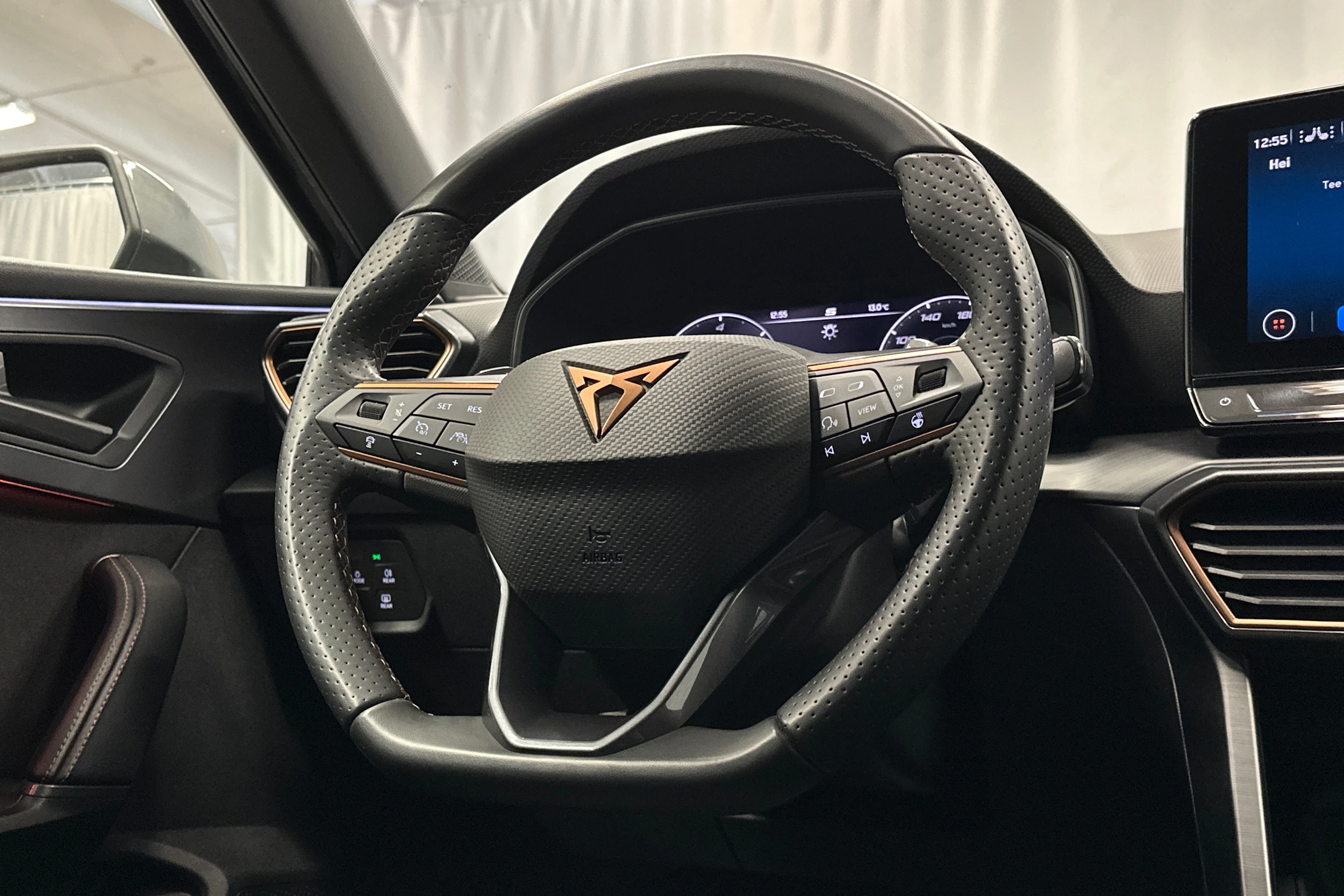 harmaa CUPRA Leon Sportstourer 2021 kuva 12.