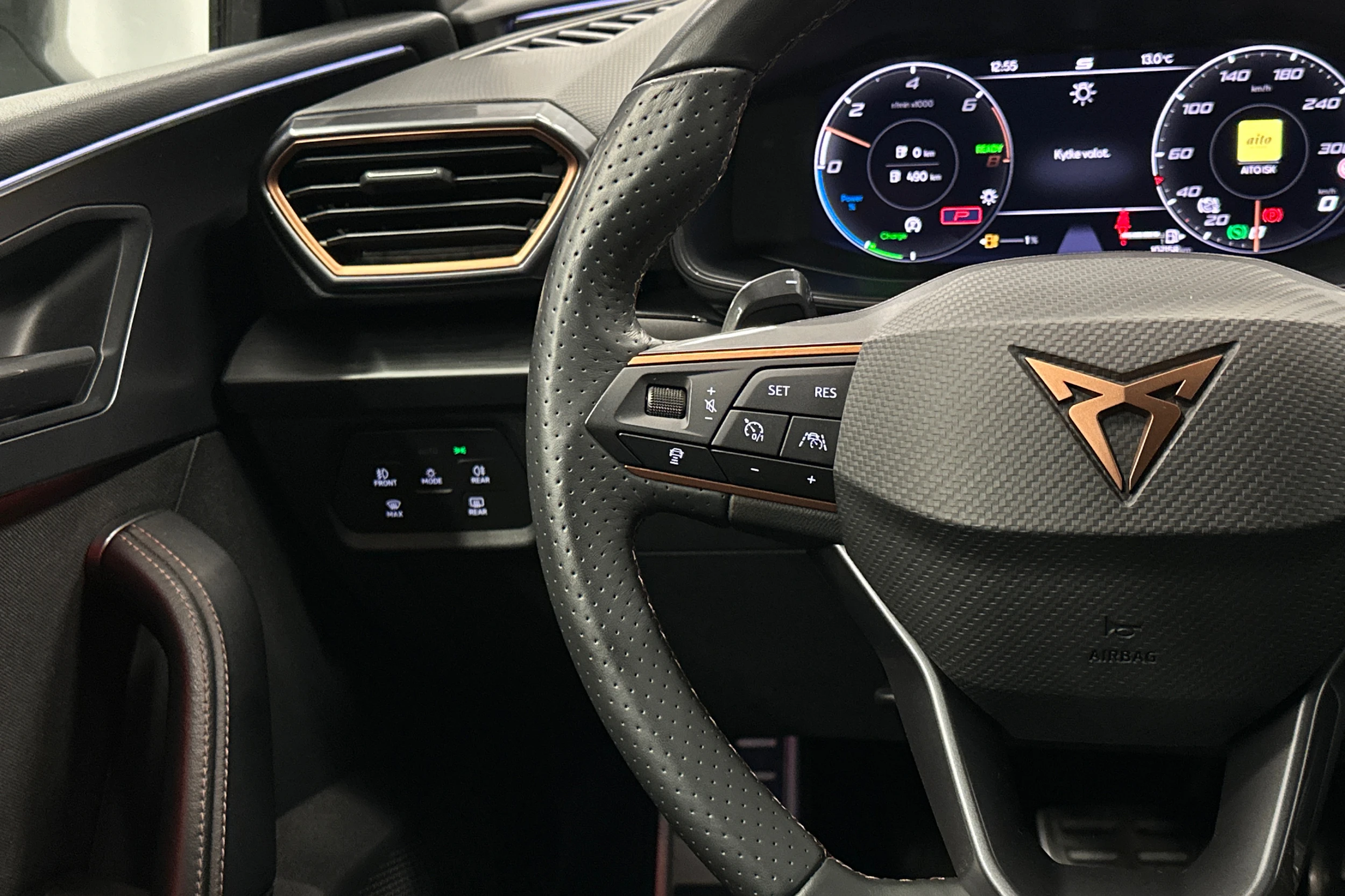 harmaa CUPRA Leon Sportstourer 2021 kuva 13.