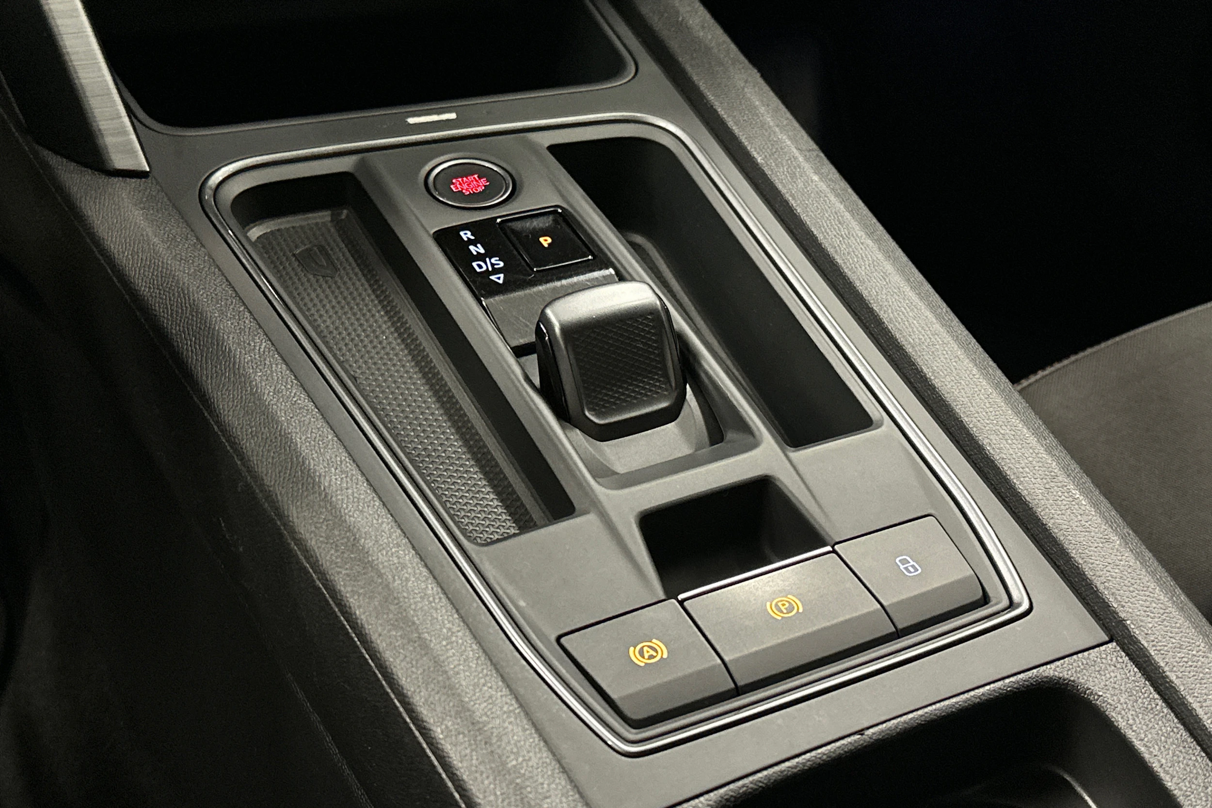 harmaa CUPRA Leon Sportstourer 2021 kuva 16.