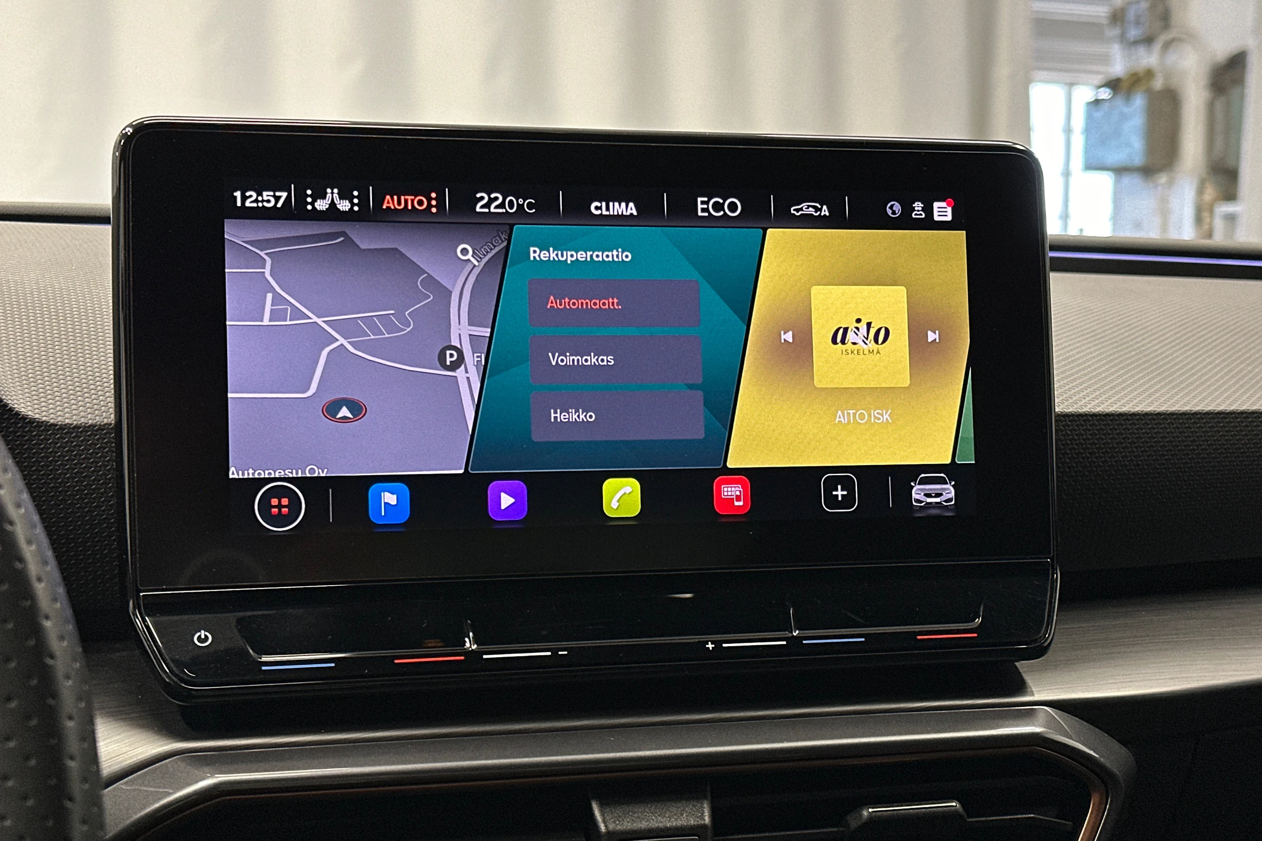 harmaa CUPRA Leon Sportstourer 2021 kuva 17.