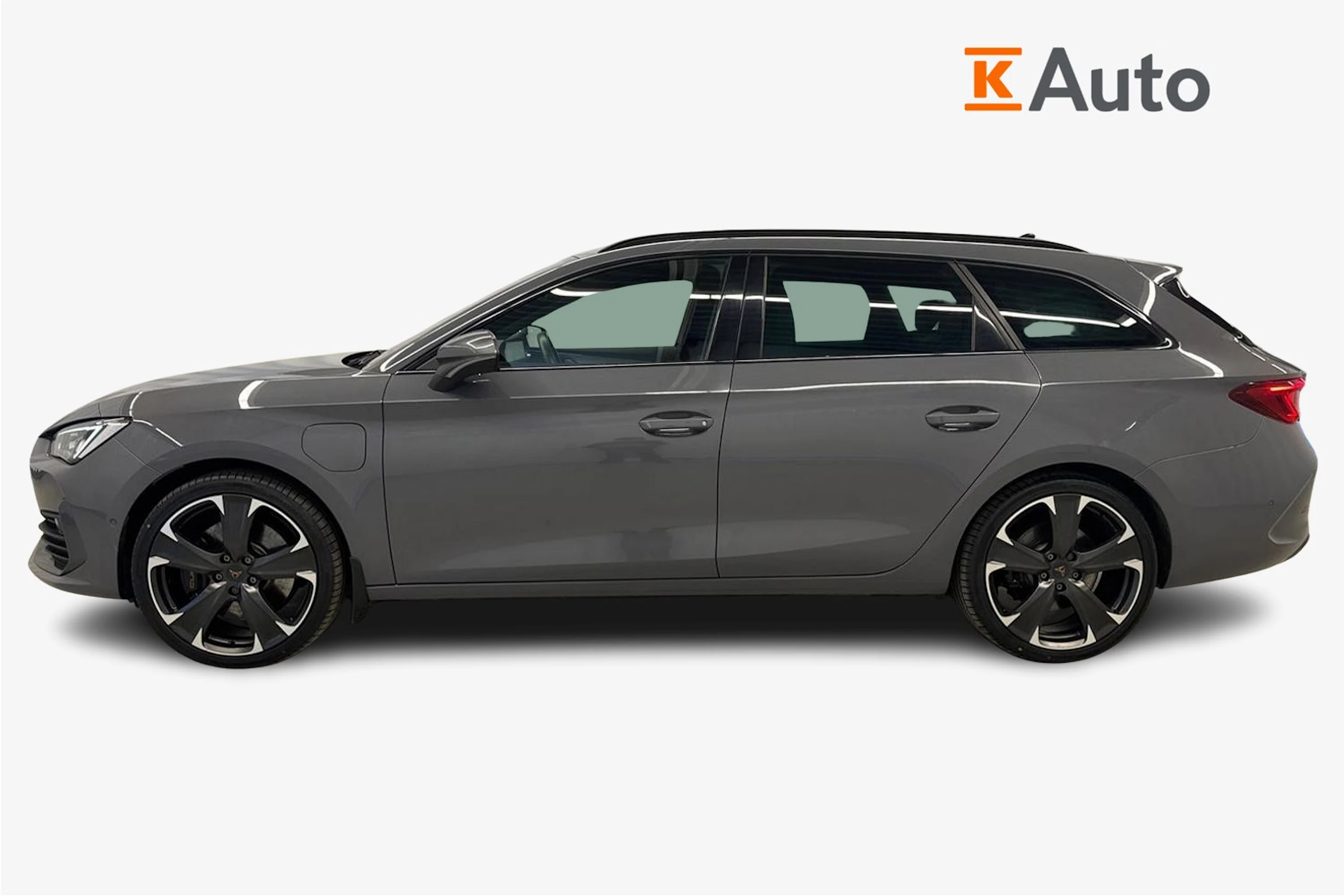 harmaa CUPRA Leon Sportstourer 2021 kuva 5.