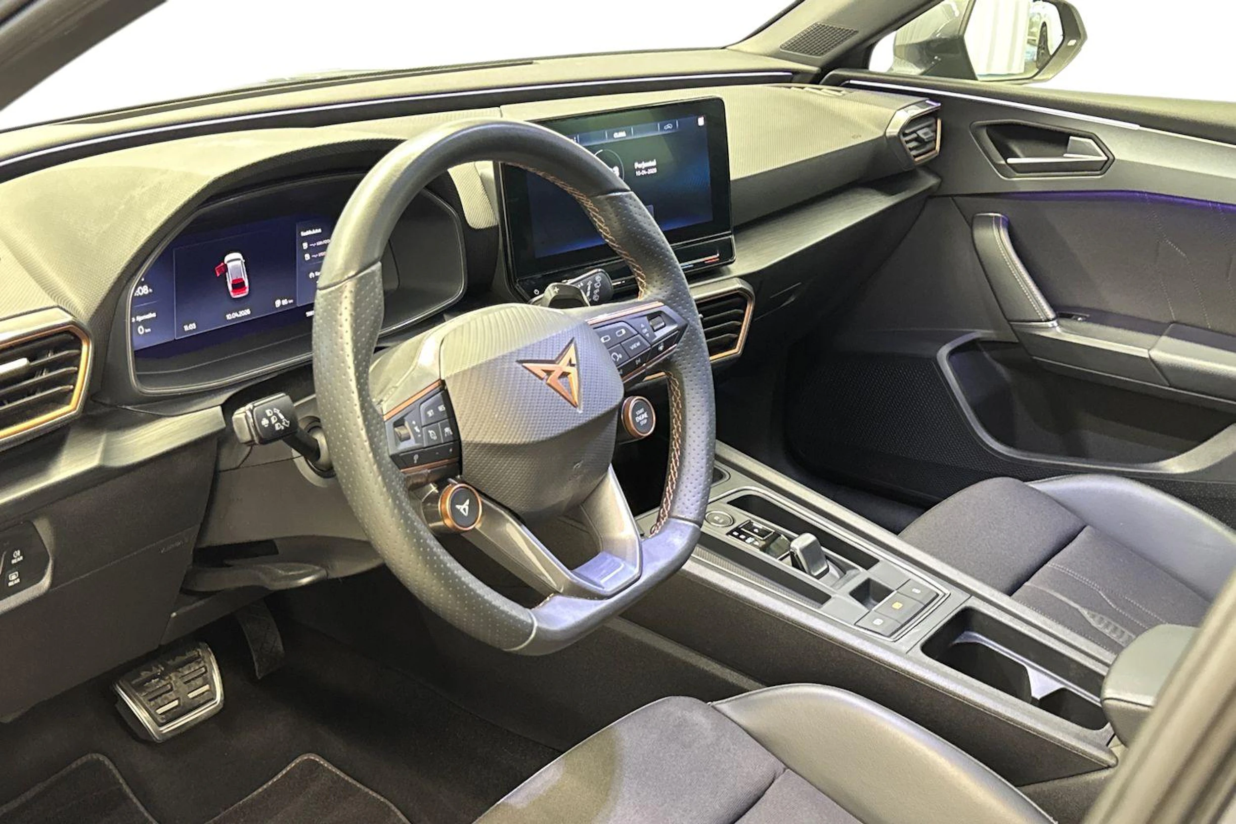 harmaa CUPRA Leon Sportstourer 2021 kuva 6.