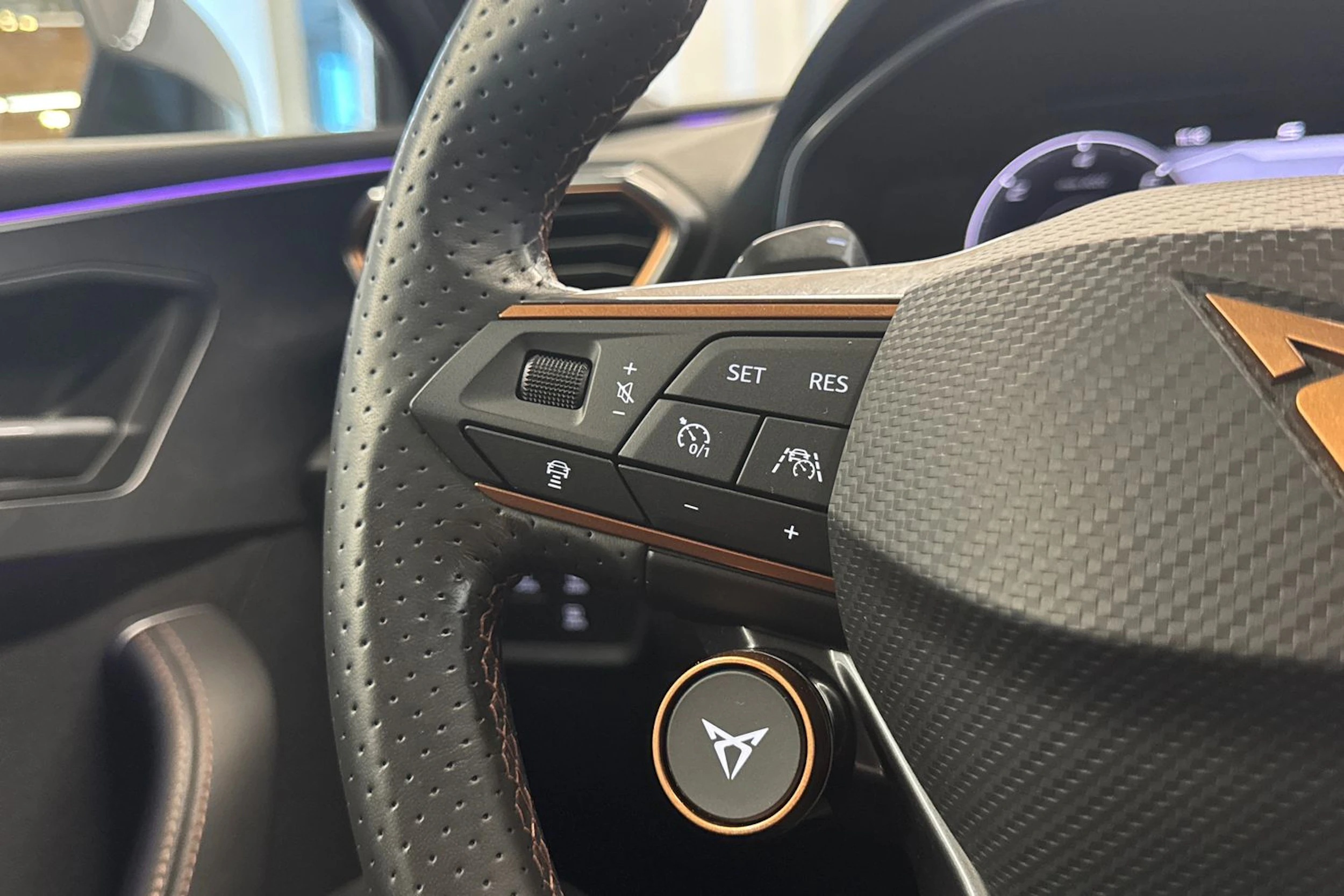 harmaa CUPRA Leon Sportstourer 2021 kuva 13.