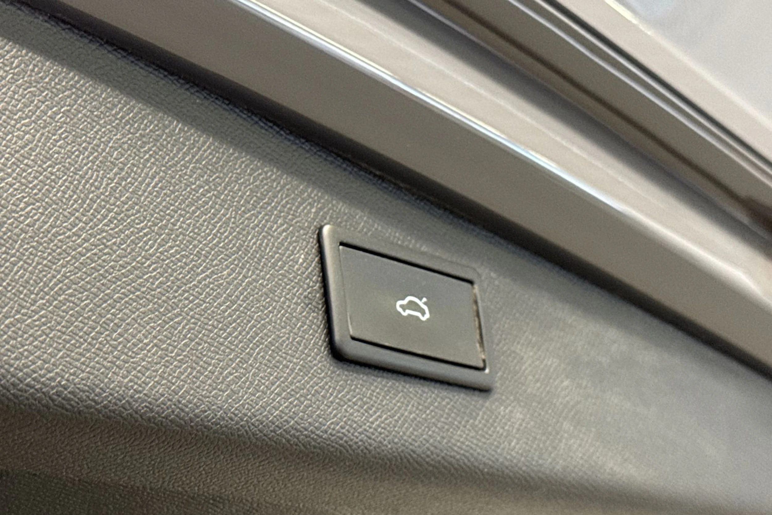 harmaa CUPRA Leon Sportstourer 2021 kuva 18.