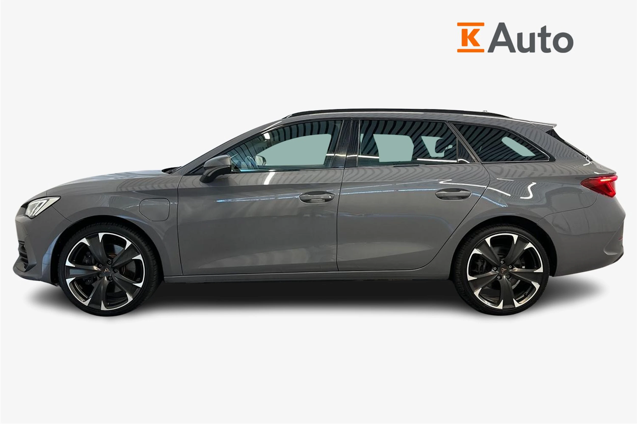 harmaa CUPRA Leon Sportstourer 2021 kuva 5.