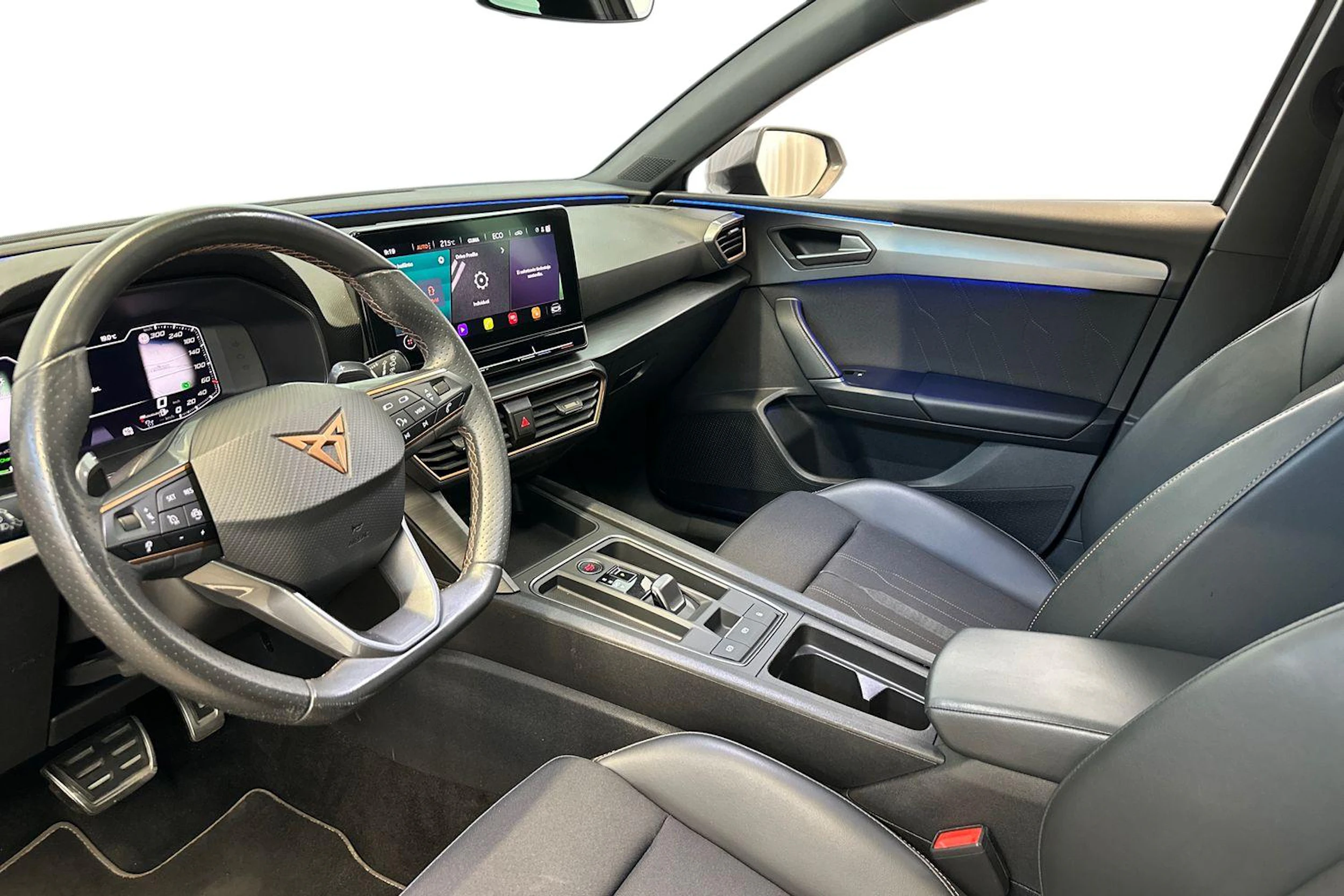 harmaa CUPRA Leon Sportstourer 2021 kuva 6.