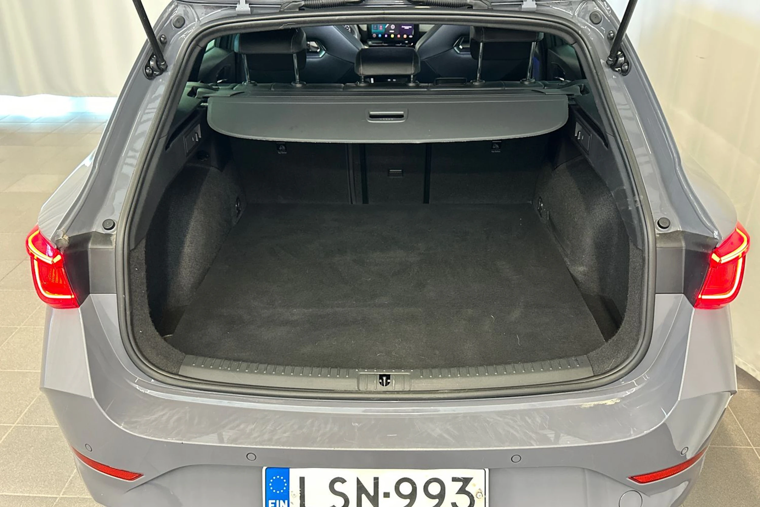 harmaa CUPRA Leon Sportstourer 2021 kuva 13.