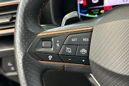 harmaa CUPRA Leon Sportstourer 2021 kuva 16.