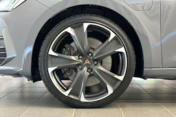 harmaa CUPRA Leon Sportstourer 2021 kuva 24.
