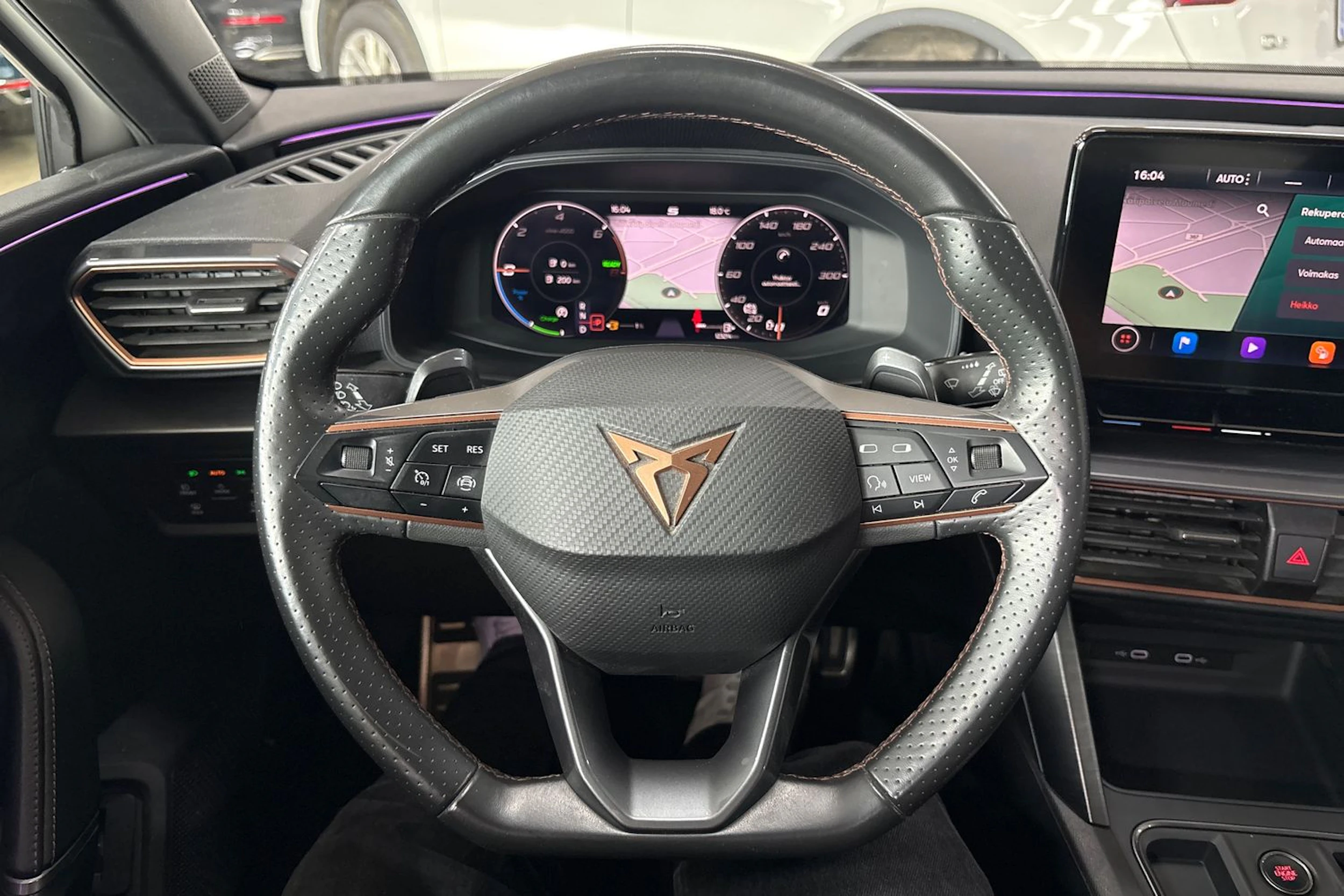 valkoinen CUPRA Leon Sportstourer 2021 kuva 15.