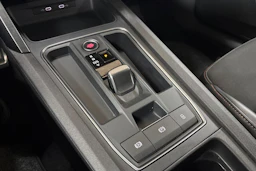 valkoinen CUPRA Leon Sportstourer 2021 kuva 21.