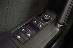 valkoinen CUPRA Leon Sportstourer 2021 kuva 23.