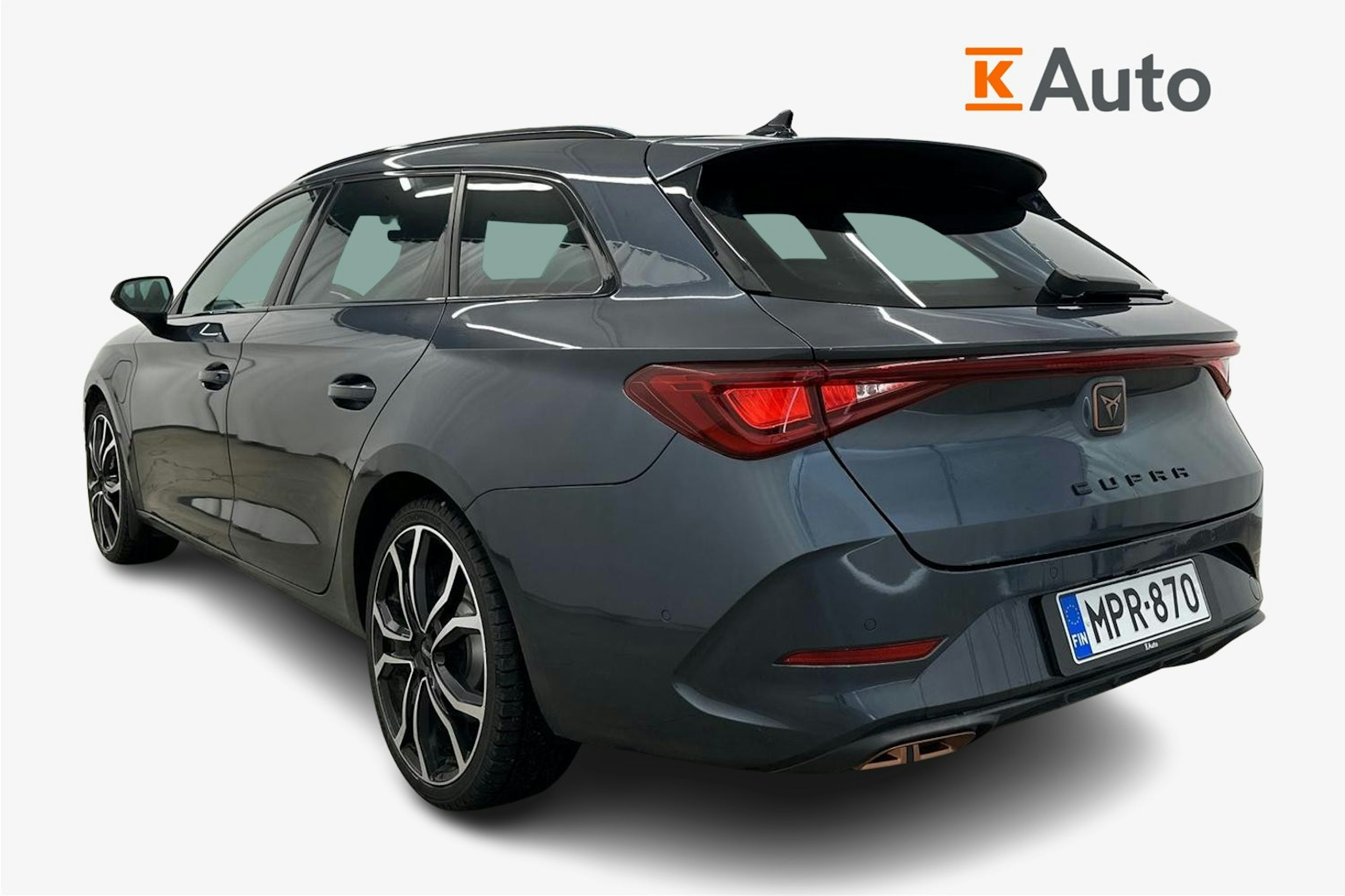 harmaa CUPRA Leon Sportstourer 2021 kuva 2.