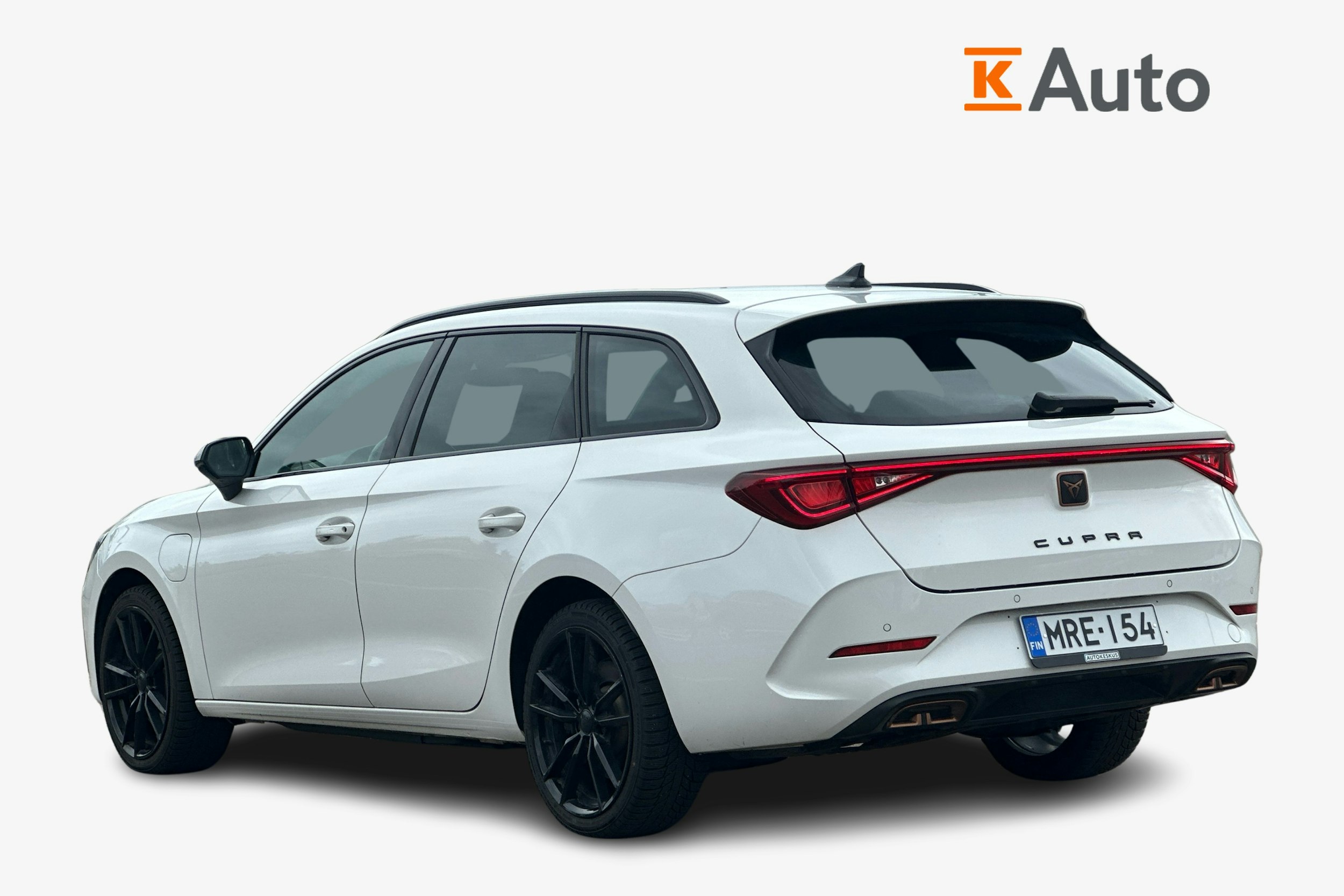 valkoinen CUPRA Leon Sportstourer 2021 kuva 2.