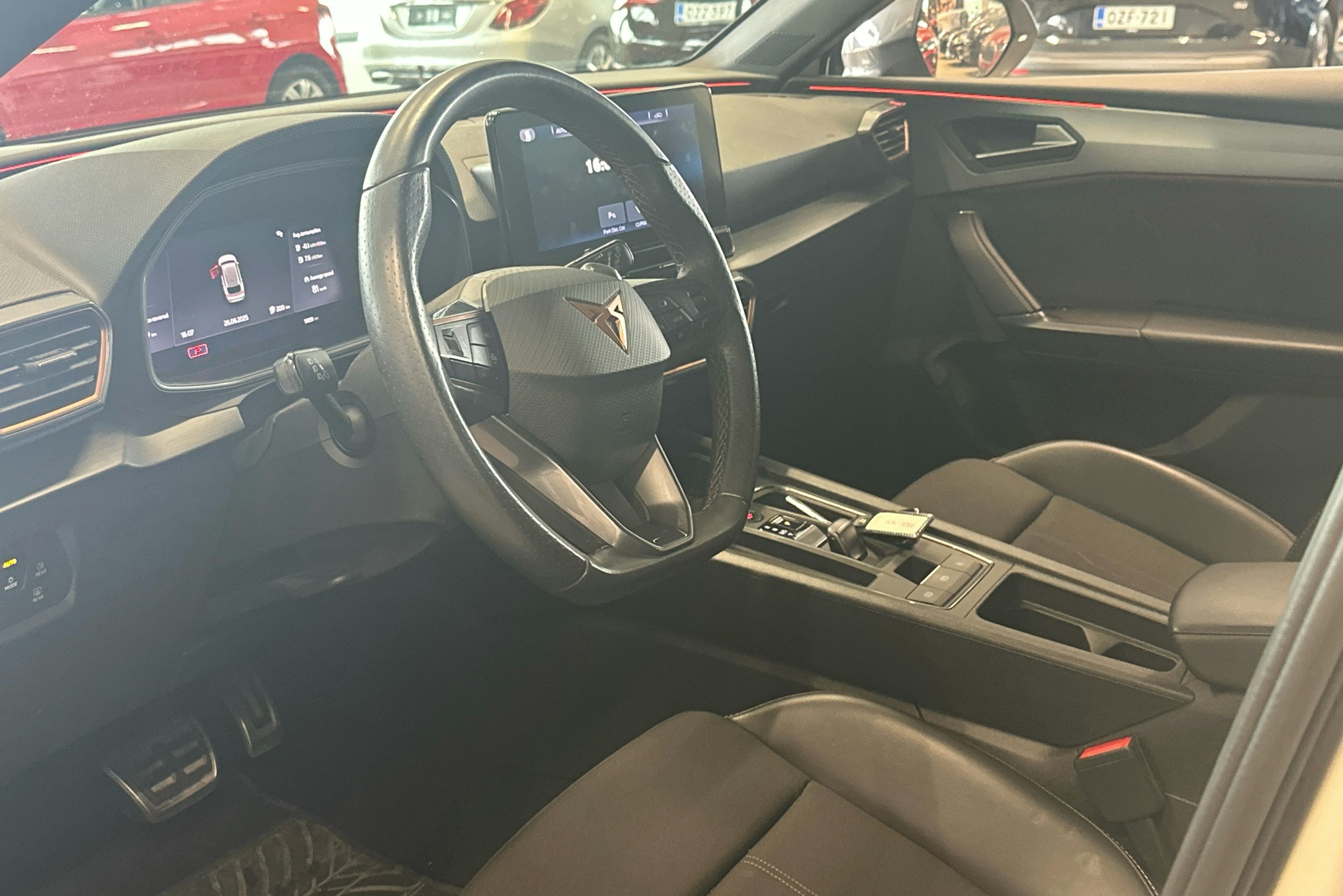 valkoinen CUPRA Leon Sportstourer 2021 kuva 6.