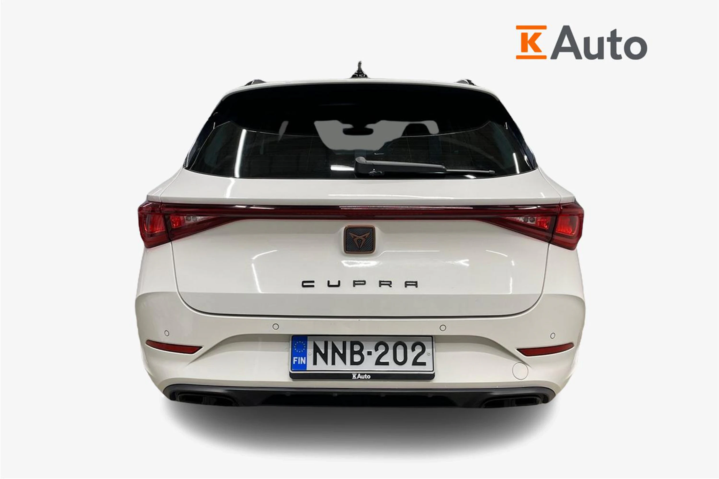 valkoinen CUPRA Leon Sportstourer 2021 kuva 3.