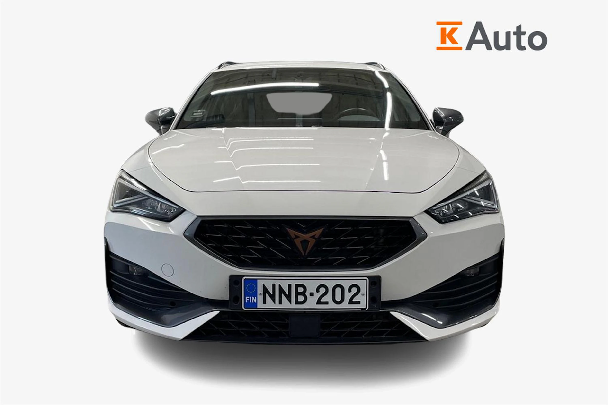 valkoinen CUPRA Leon Sportstourer 2021 kuva 4.