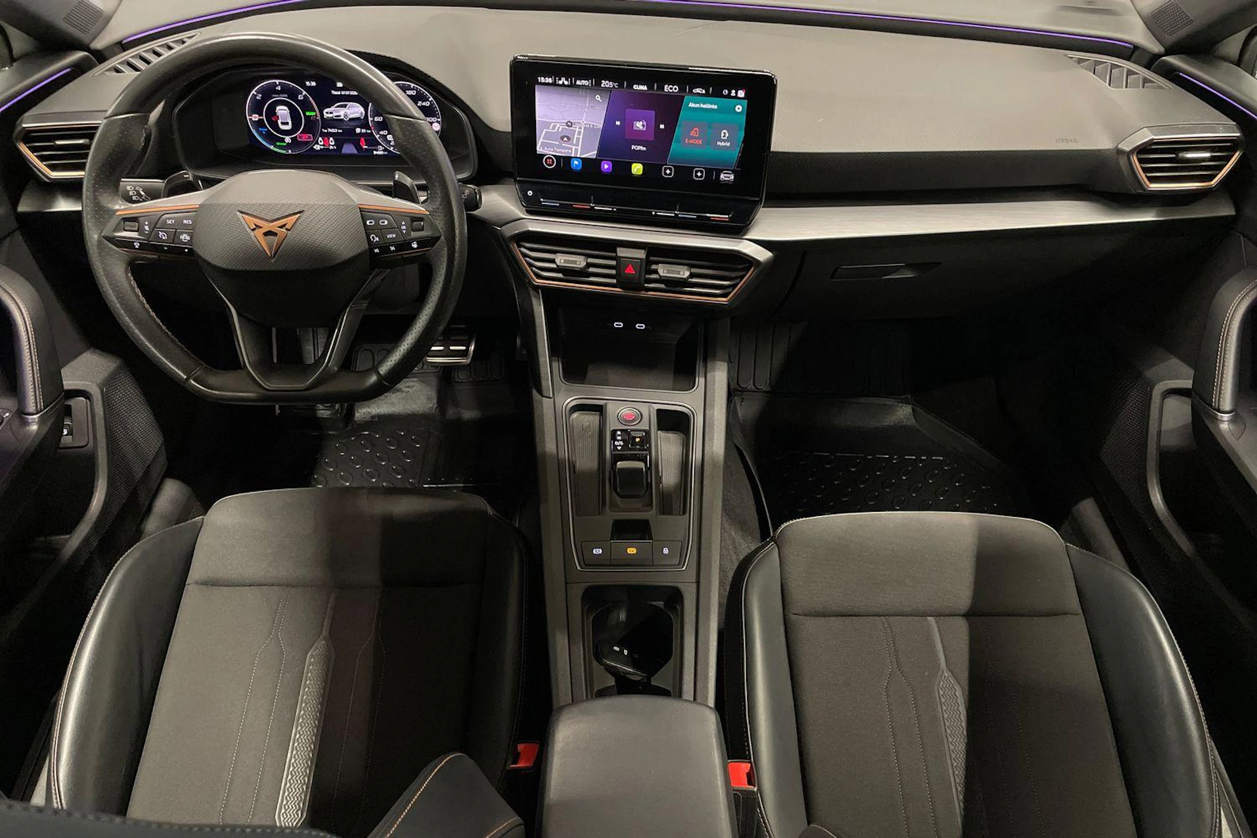 valkoinen CUPRA Leon Sportstourer 2021 kuva 7.