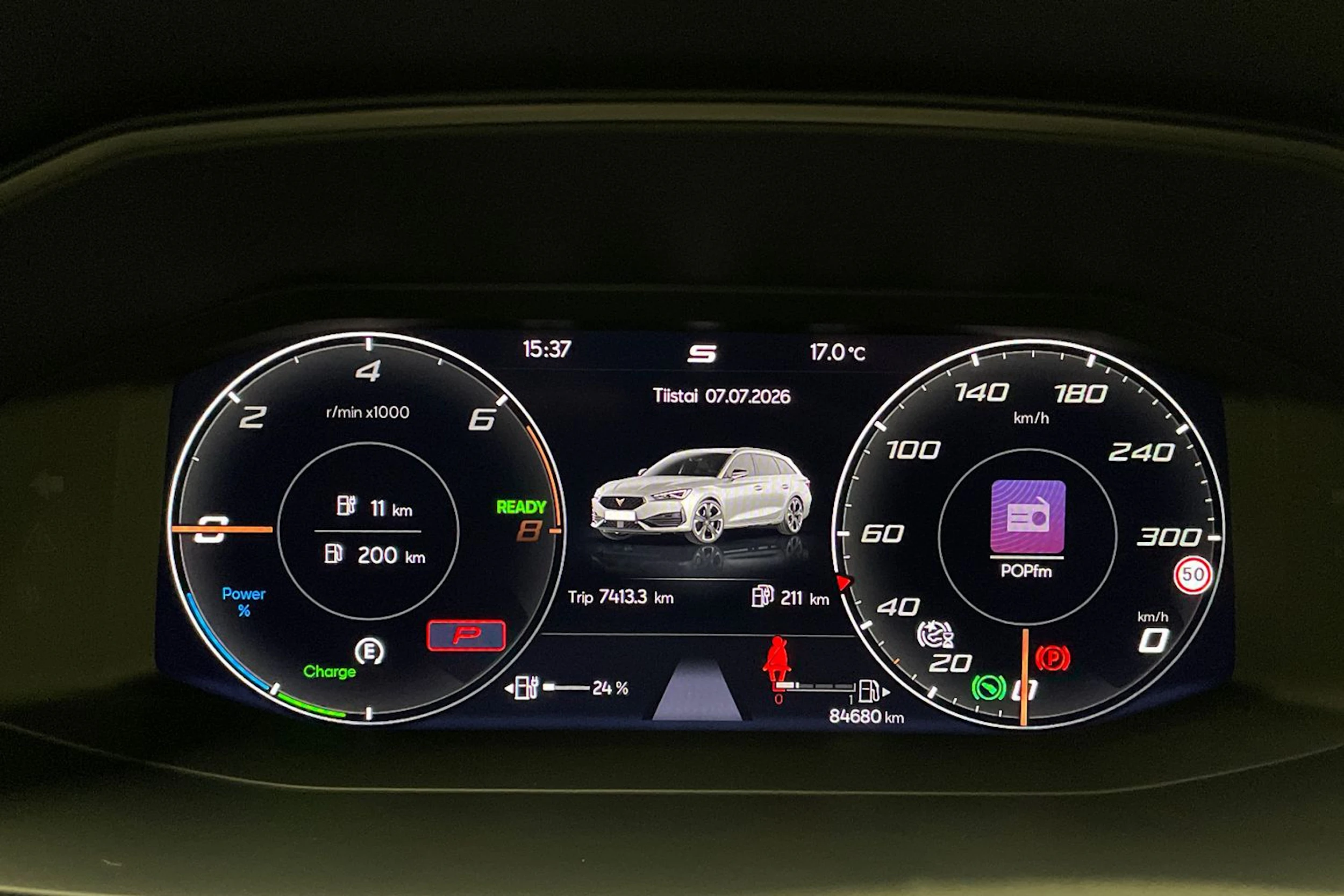 valkoinen CUPRA Leon Sportstourer 2021 kuva 14.