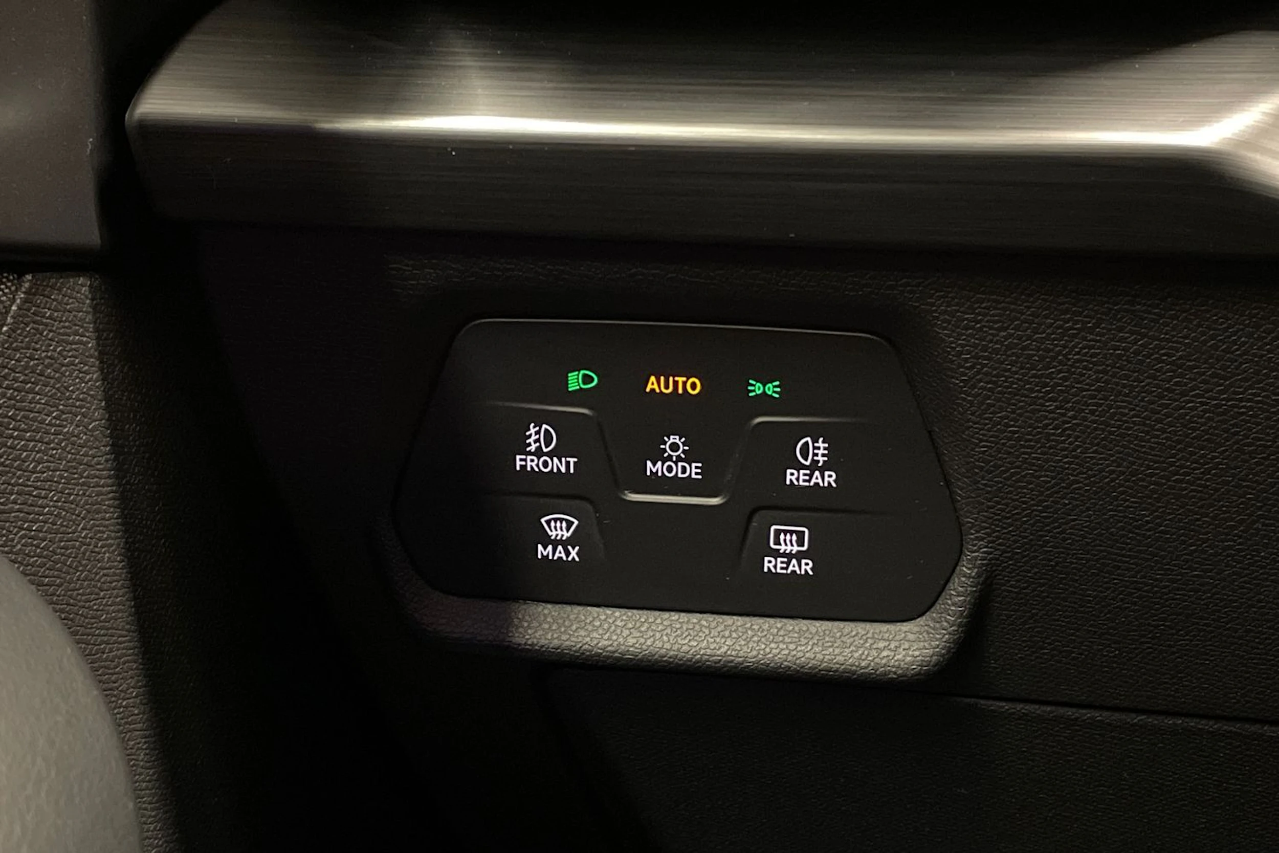valkoinen CUPRA Leon Sportstourer 2021 kuva 21.