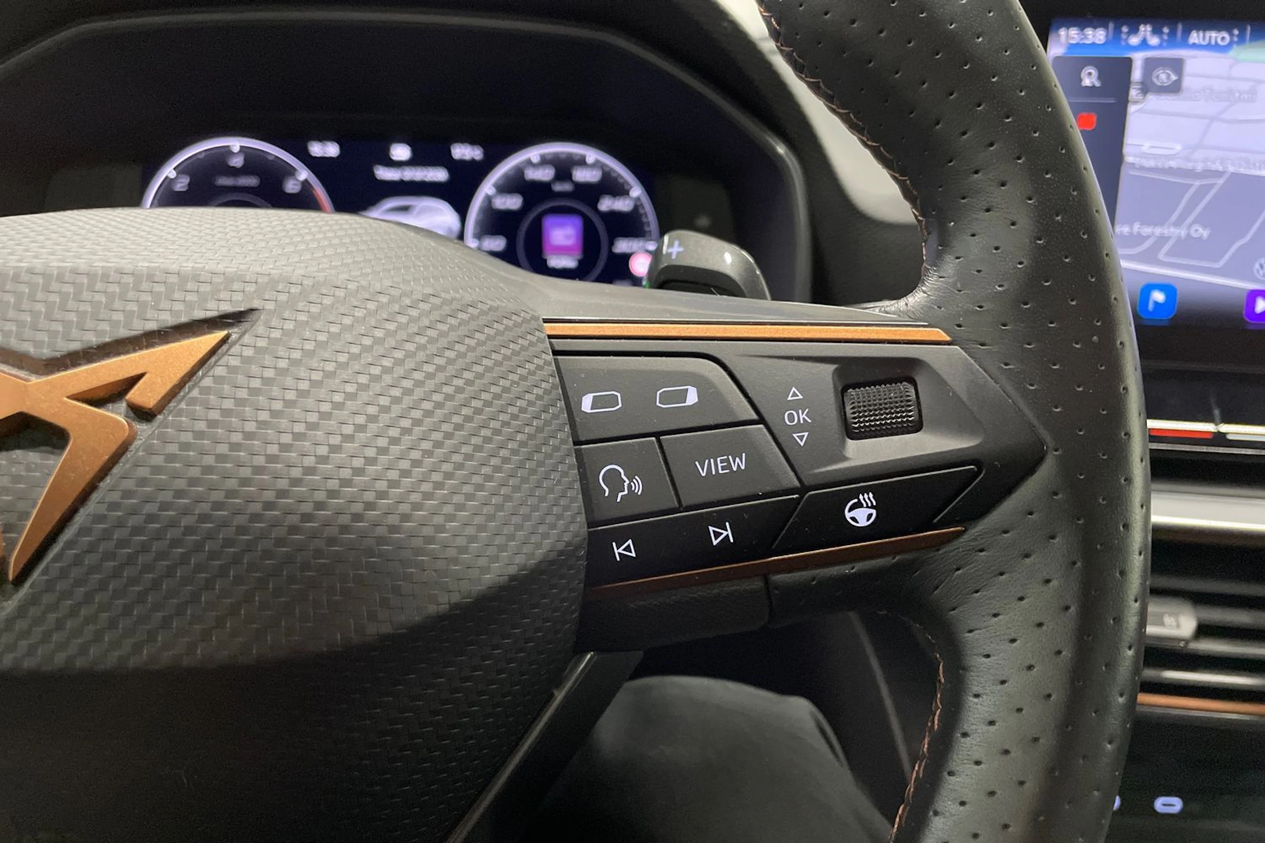 valkoinen CUPRA Leon Sportstourer 2021 kuva 23.
