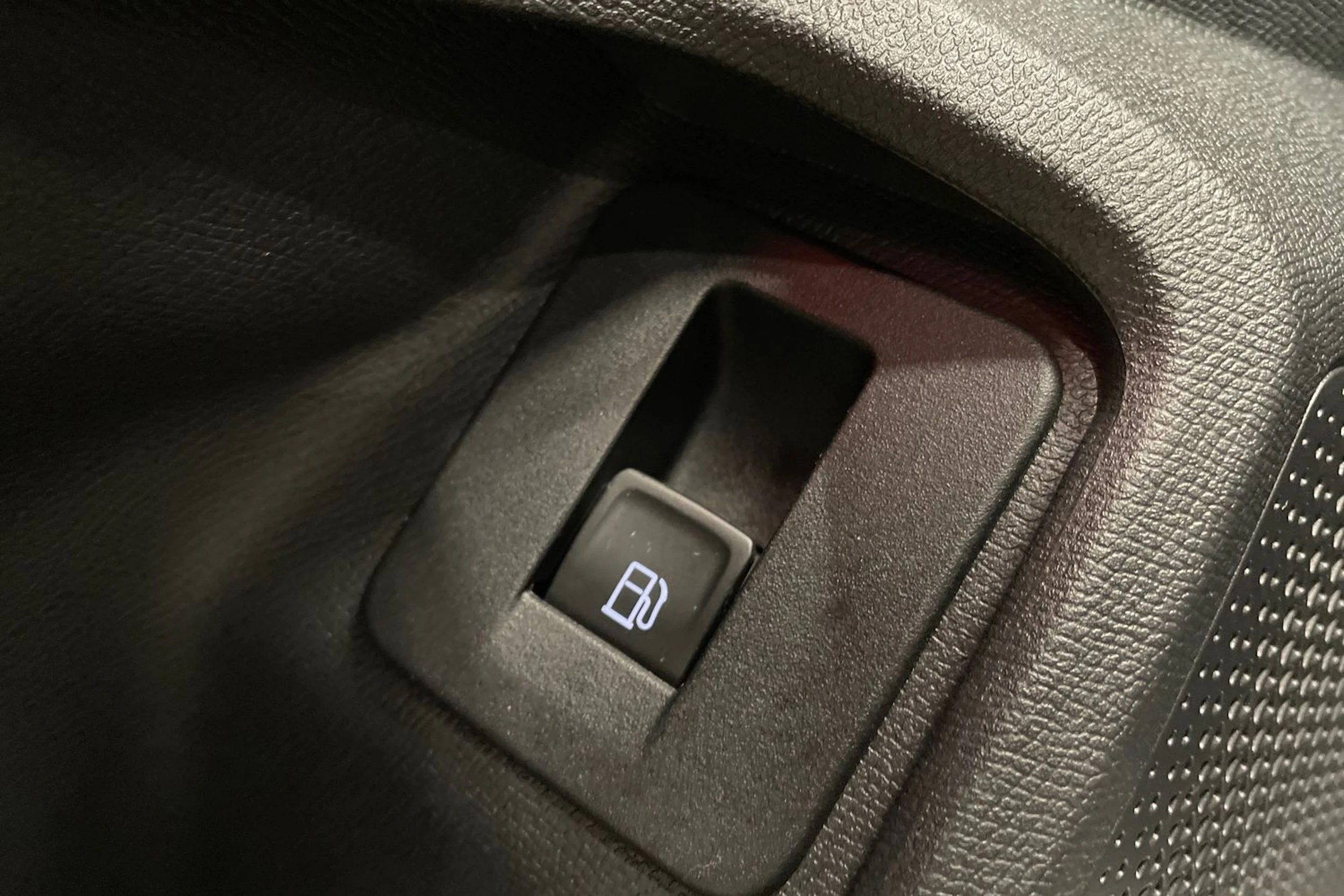 valkoinen CUPRA Leon Sportstourer 2021 kuva 24.