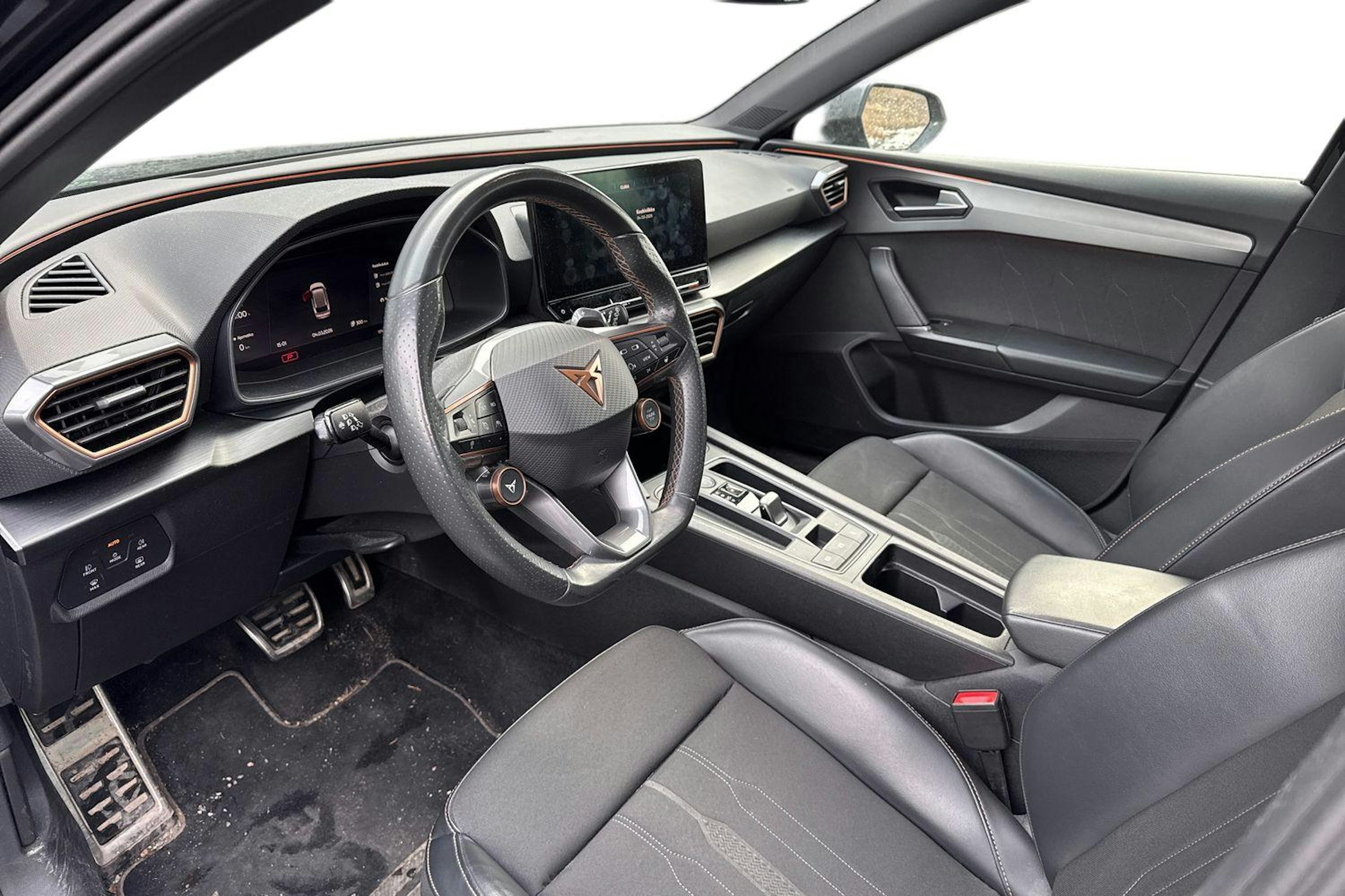 musta CUPRA Leon Sportstourer 2021 kuva 3.