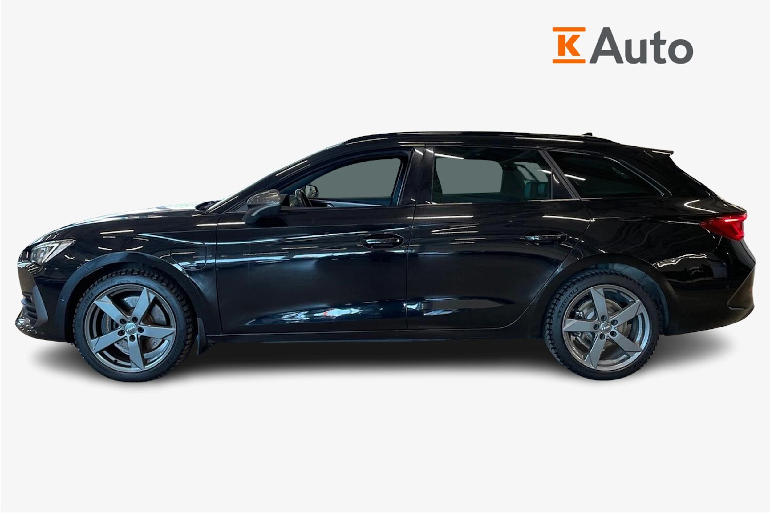 musta CUPRA Leon Sportstourer 2021 kuva 5.