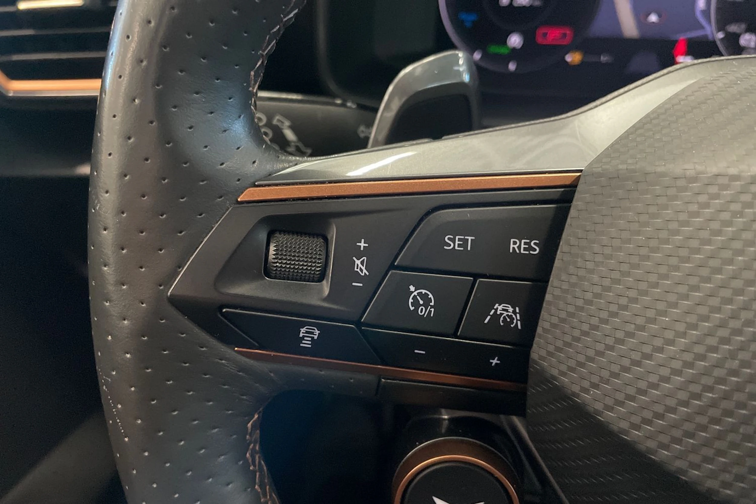 musta CUPRA Leon Sportstourer 2021 kuva 14.