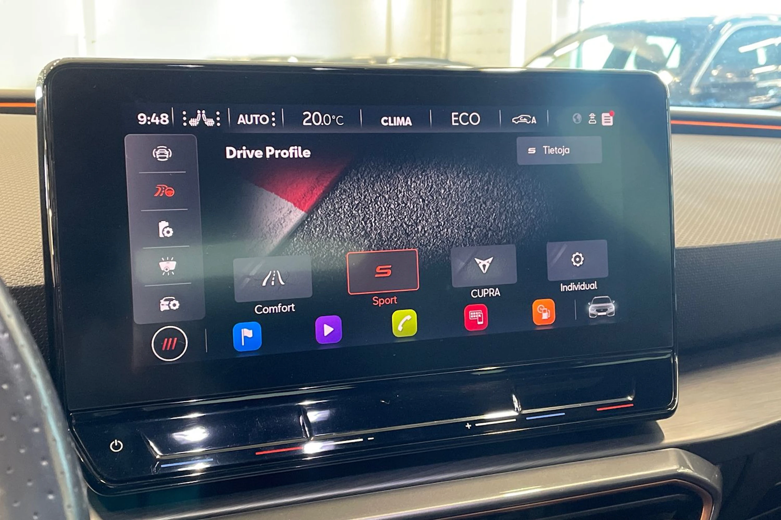 musta CUPRA Leon Sportstourer 2021 kuva 21.