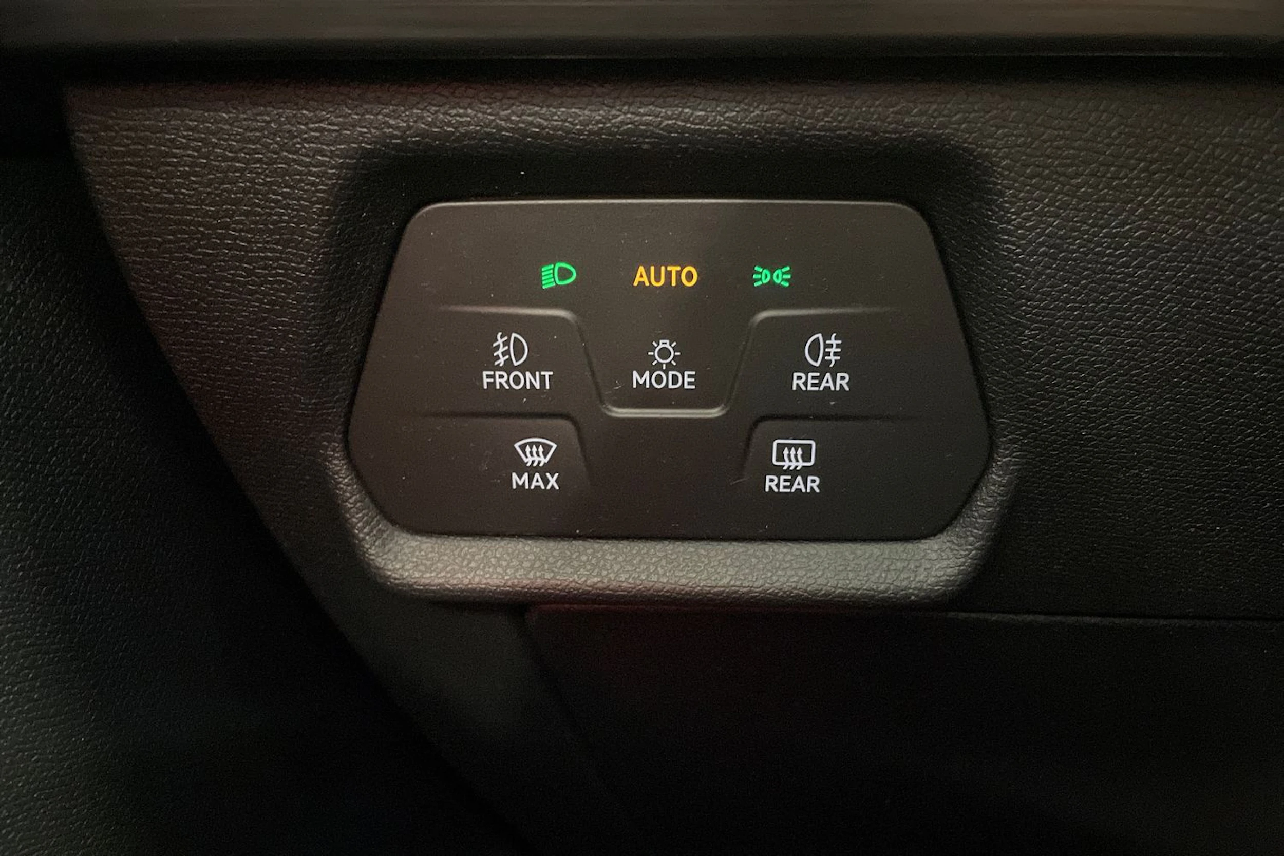 musta CUPRA Leon Sportstourer 2021 kuva 28.