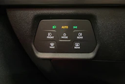 musta CUPRA Leon Sportstourer 2021 kuva 28.