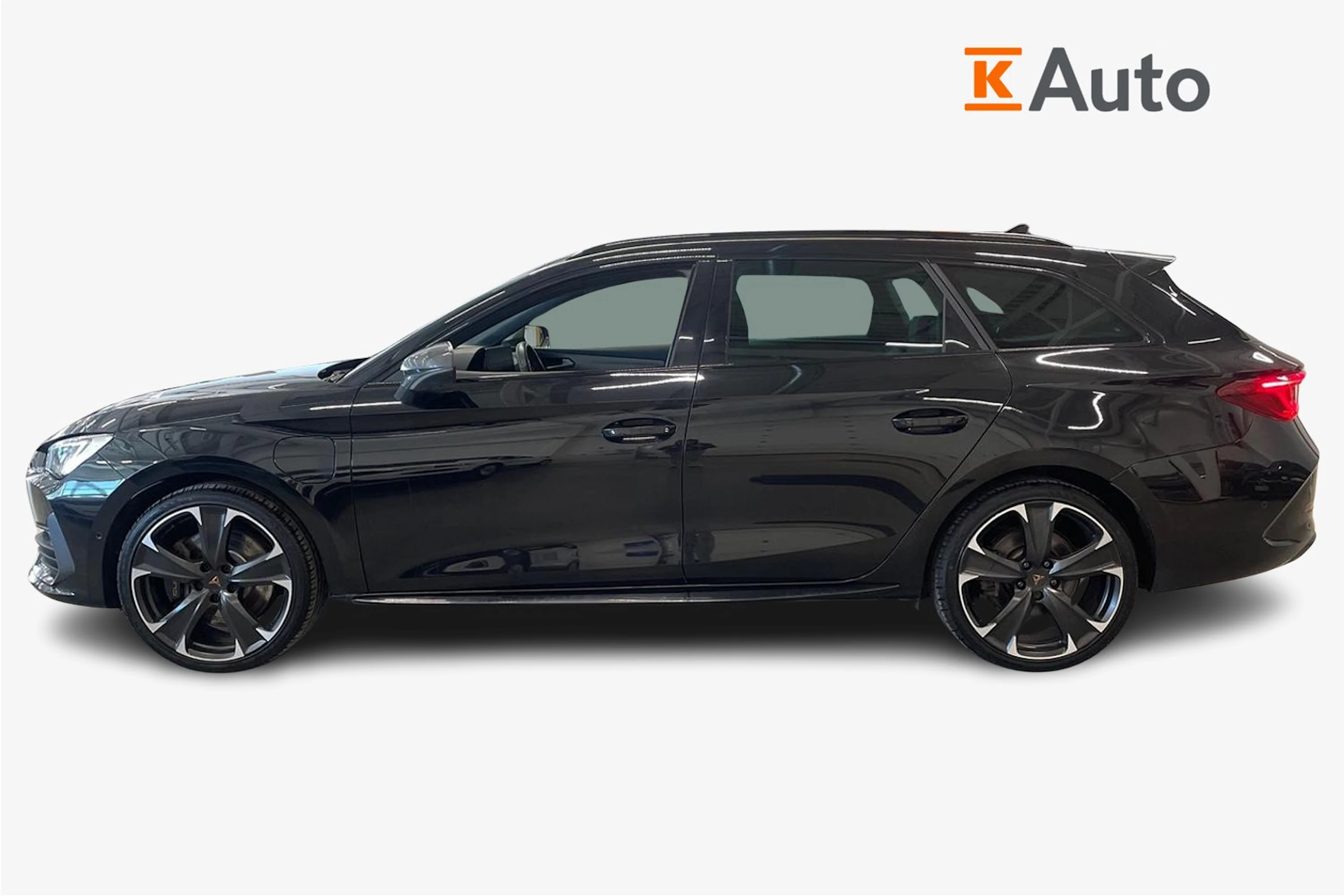 musta CUPRA Leon Sportstourer 2021 kuva 7.